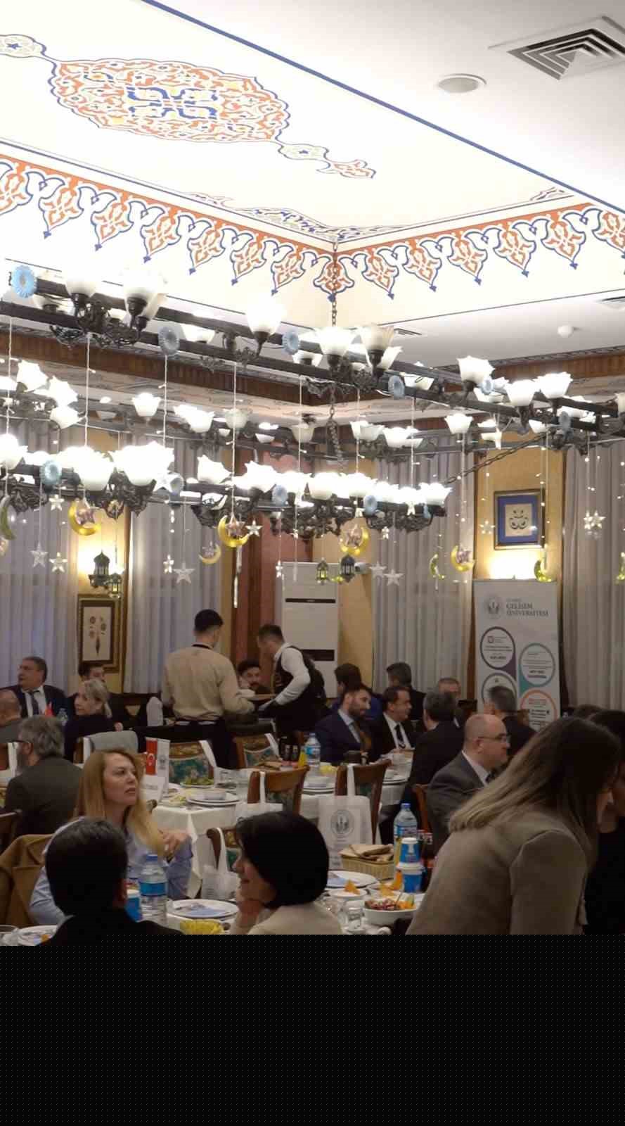 İstanbul Gelişim Üniversitesi eğitim camiasını iftar sofrasında buluşturdu
