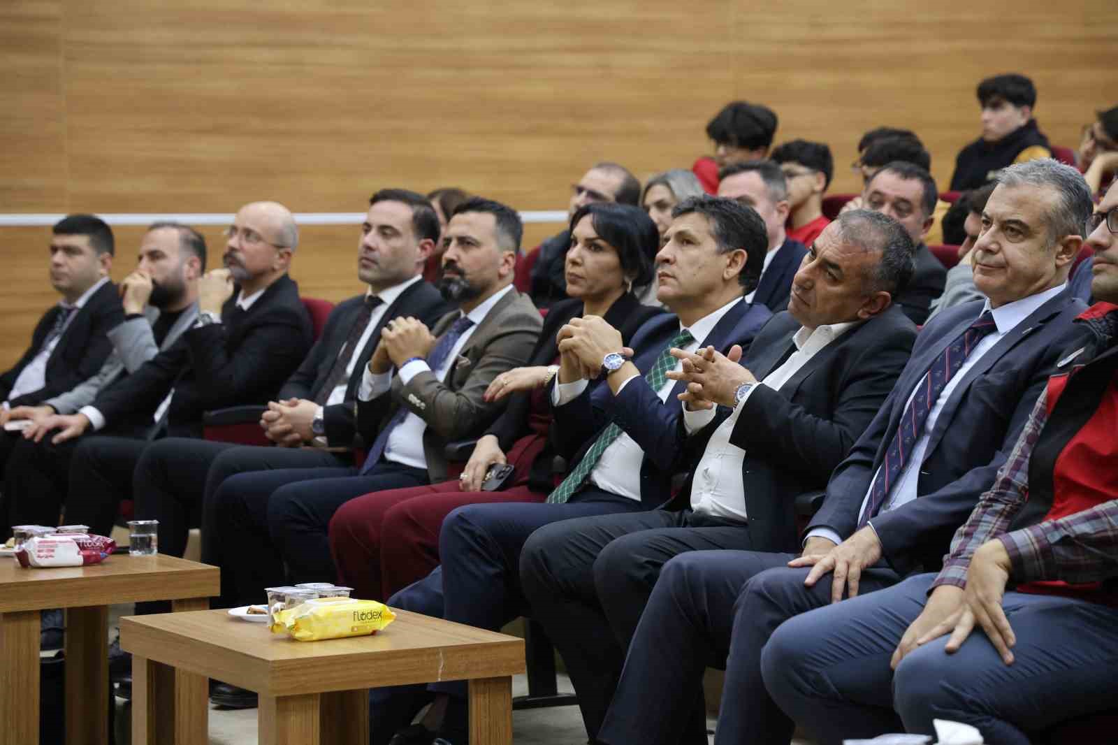 İstanbul için korkutan uyarı: "7’ye yakın büyüklükte bir depremi İstanbul maalesef yaşayacak"
