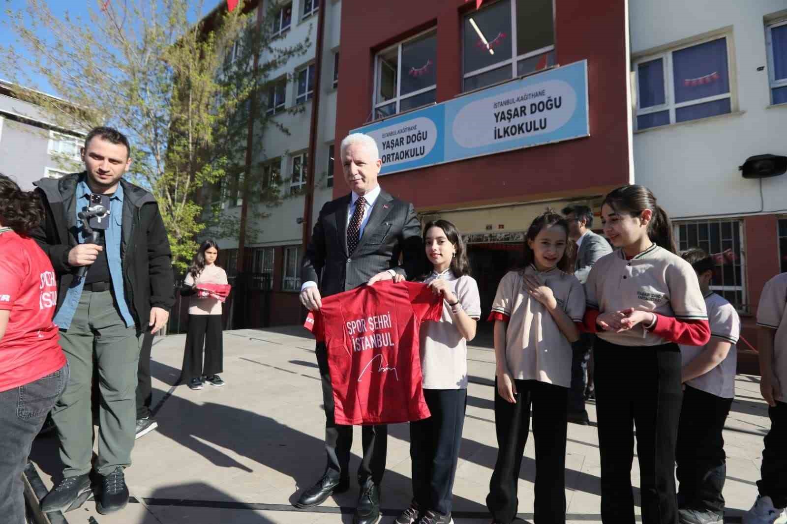 İstanbul Valisi Davut Gül: "İstanbul’da 1 milyon lisanslı sporcu hedefimiz var"
