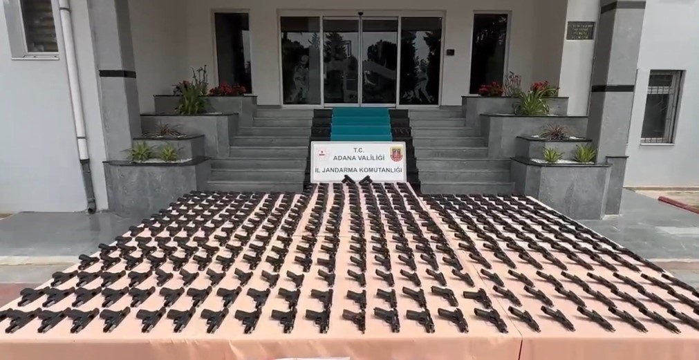 İstanbul ve Adana’da dev silah operasyonu
