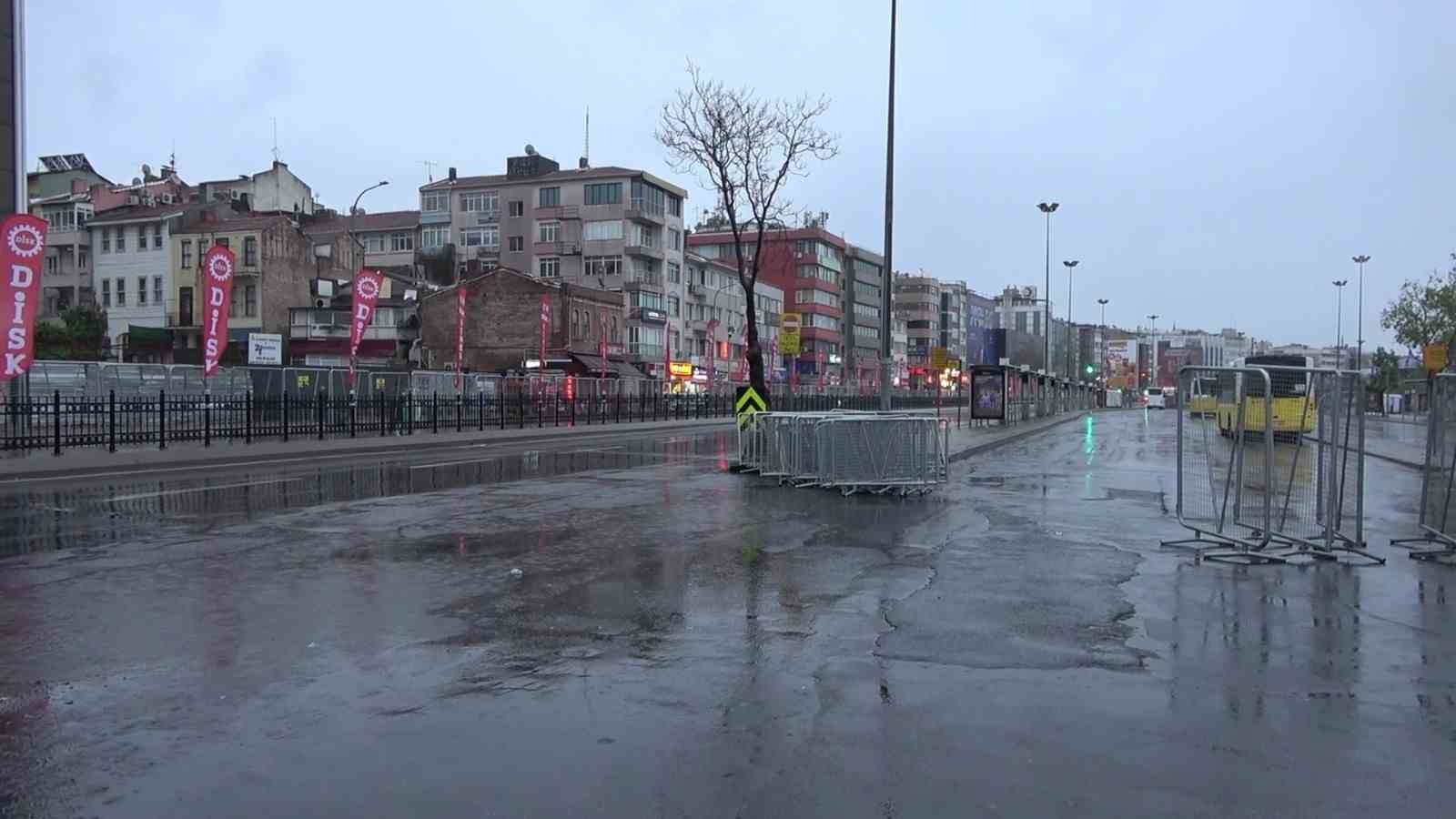 İstanbul’da 1 Mayıs önlemleri: Kadıköy Meydanı araç trafiğine kapatıldı
