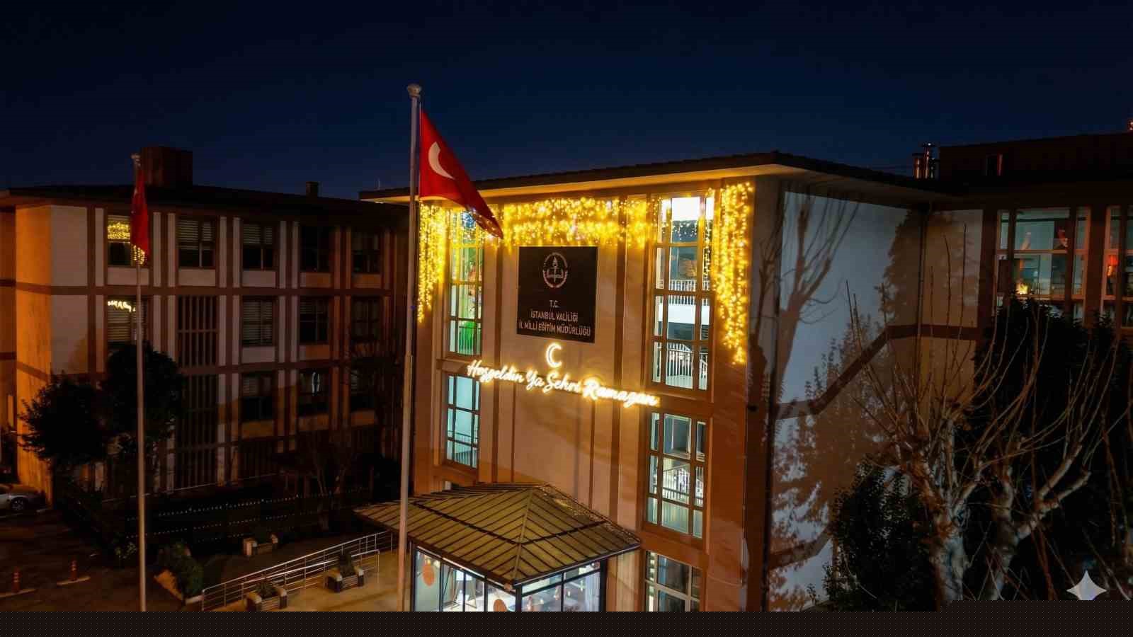 İstanbul’da bu yıl okulların sadece içi değil, dışı da Ramazan’la aydınlandı
İstanbul’da bu yıl okulların sadece içi değil, dışı da Ramazan’la aydınlandı