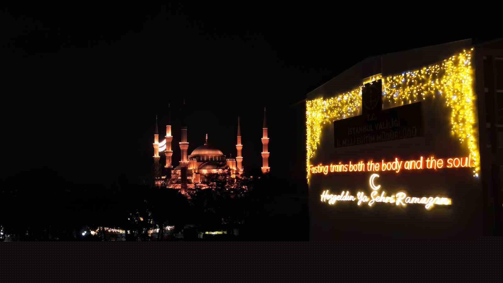 İstanbul’da bu yıl okulların sadece içi değil, dışı da Ramazan’la aydınlandı
İstanbul’da bu yıl okulların sadece içi değil, dışı da Ramazan’la aydınlandı