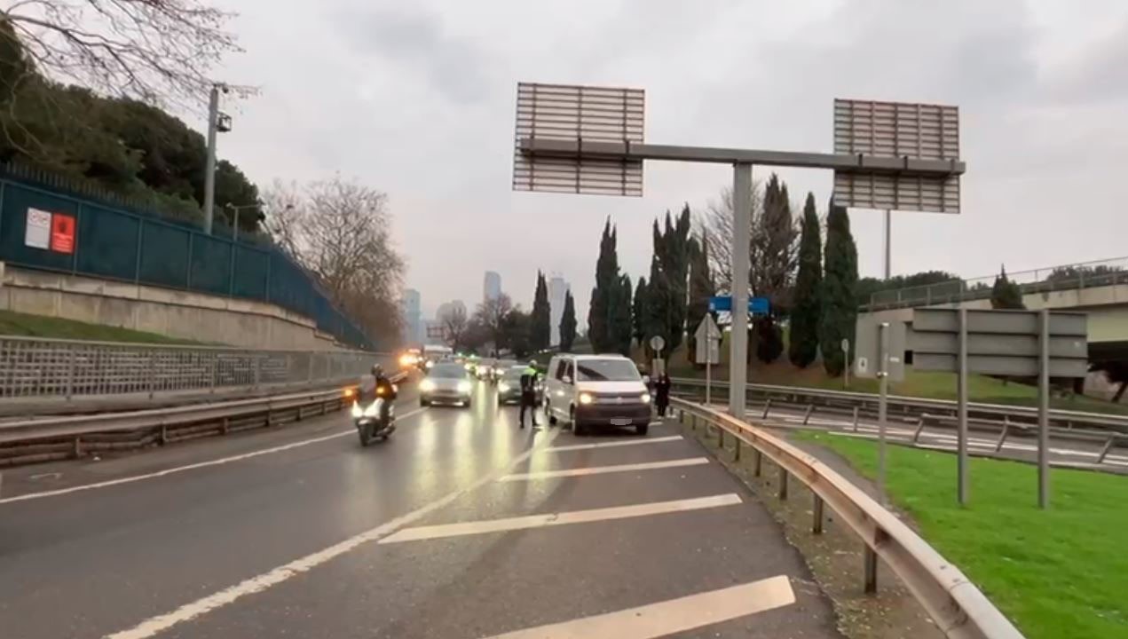 İstanbul’da dron destekli "Taralı alan ihlali" denetiminde sürücülere ceza yağdı
