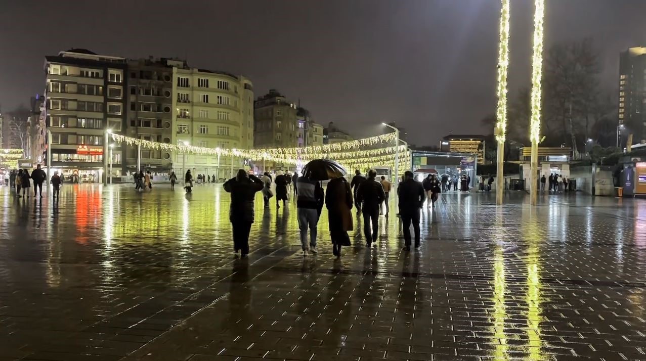 İstanbul’da fırtına ve yağmur

