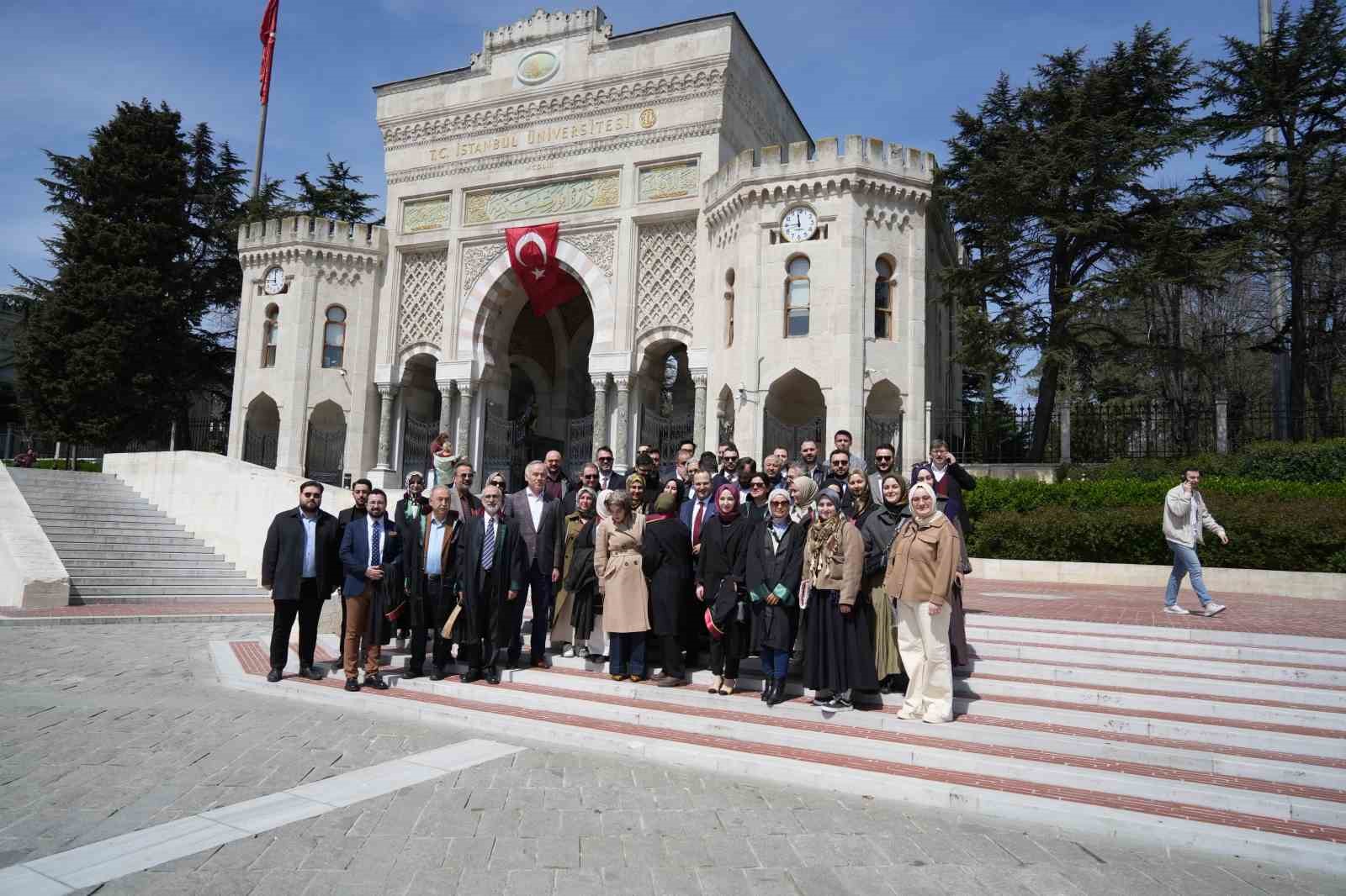 İstanbul’da hukukçular İsrail’in "idam yasasını" protesto etti
İstanbul’da hukukçular İsrail’in "idam yasasını" protesto etti