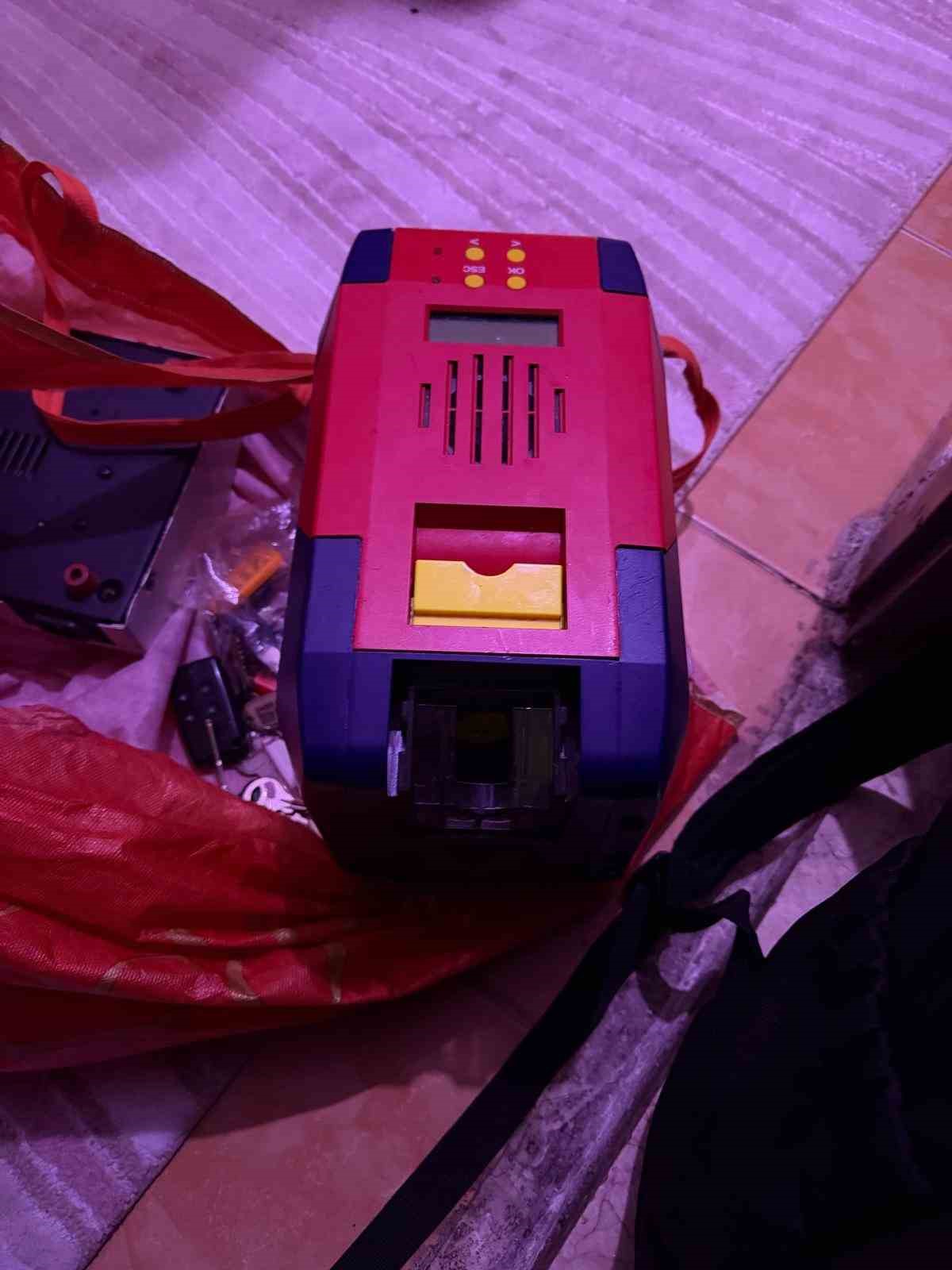 İstanbul’da kargo dolandırıcılığı şebekesine operasyon: 3’ü kadın 10 şüpheli şüpheli adliyeye sevk edildi
