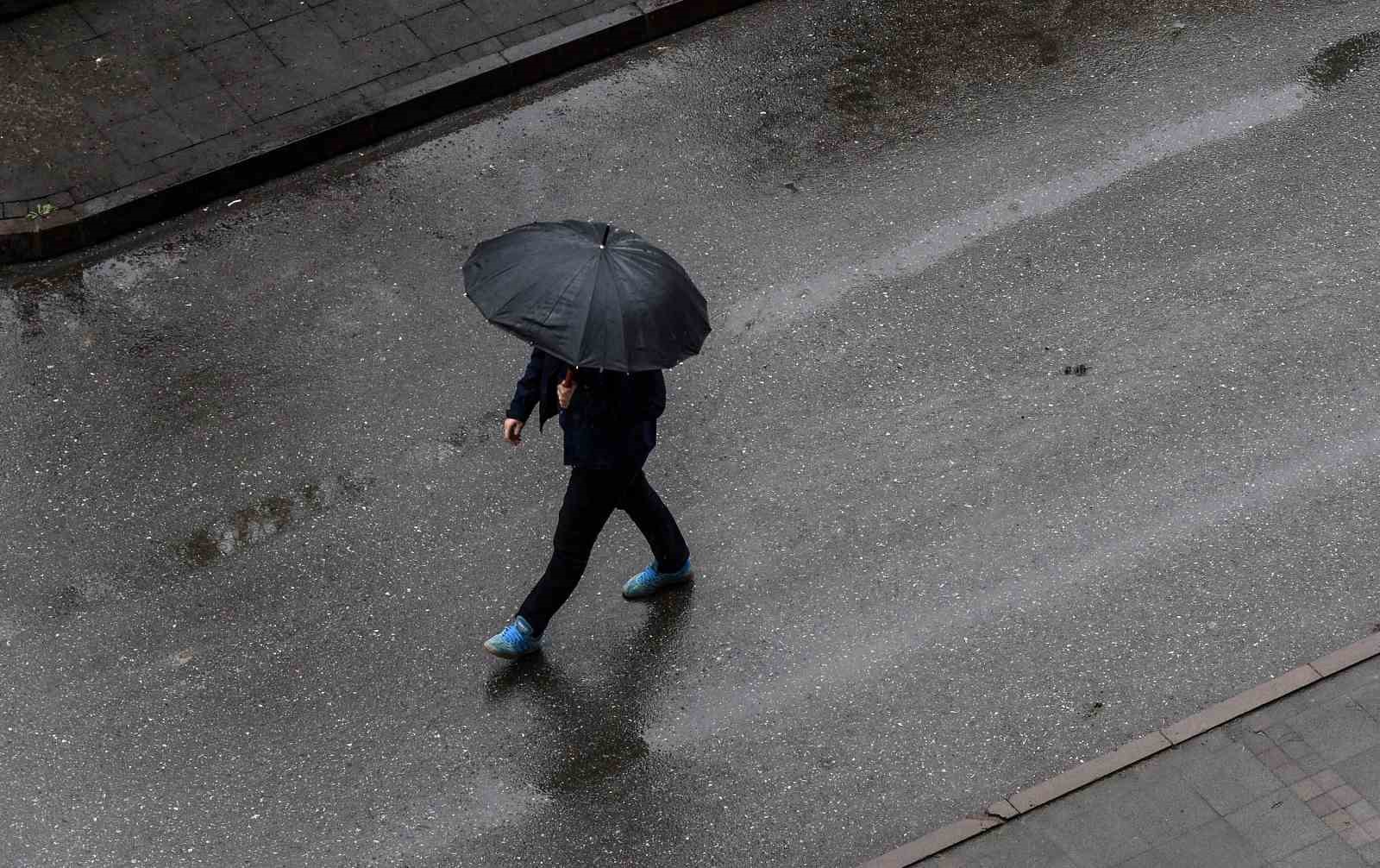 İstanbul’da metrekareye 97 kilogram yağış düştü
İstanbul’da metrekareye 97 kilogram yağış düştü