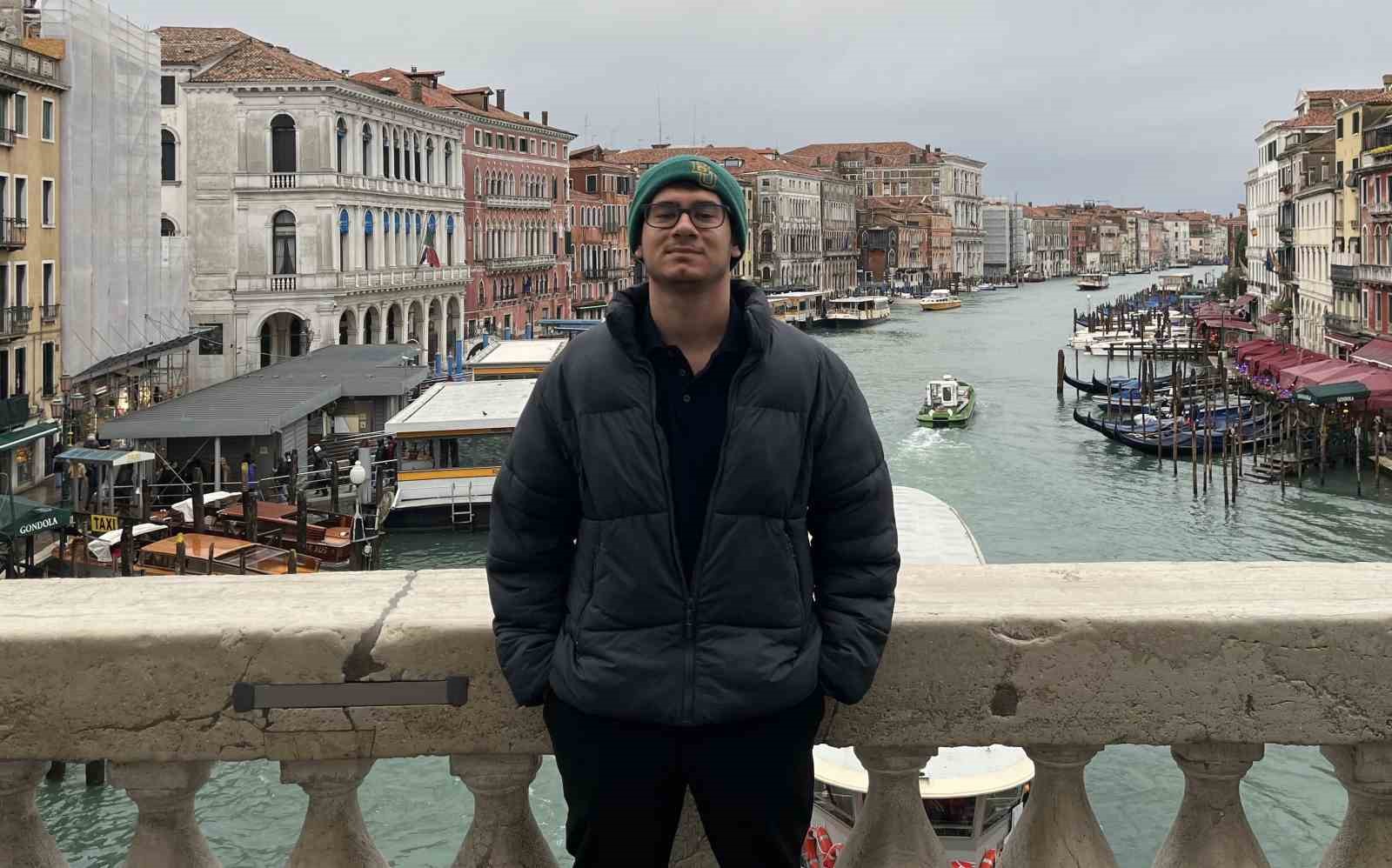 İstanbul’da metronun çarptığı üniversite öğrencisi Samsun’da toprağa verildi
