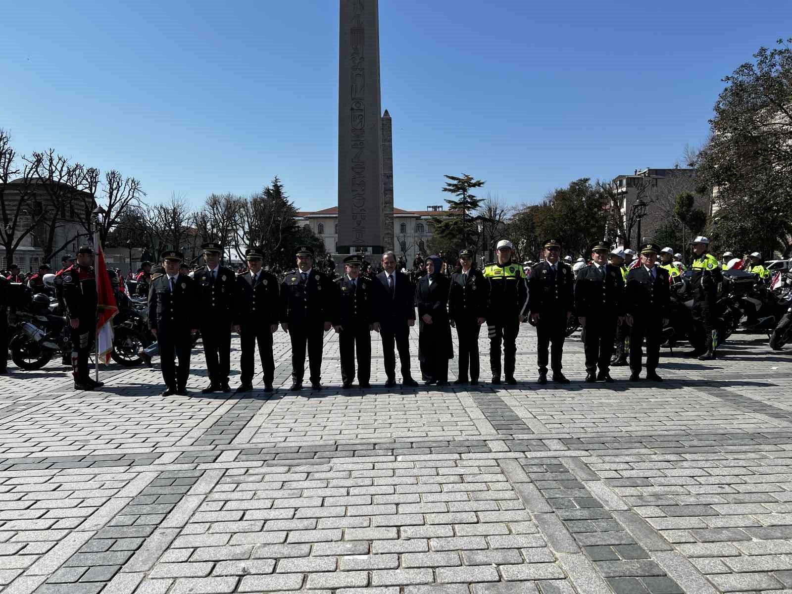 İstanbul’da Polis Haftası kortejine yoğun ilgi
İstanbul’da Polis Haftası kortejine yoğun ilgi