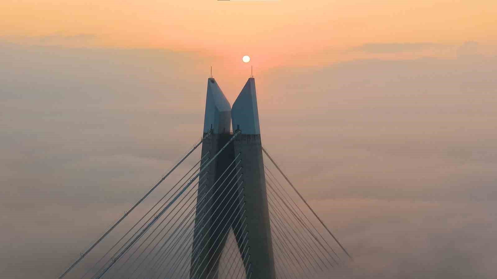 İstanbul’da sabahın ilk ışıklarıyla mest eden görüntü
