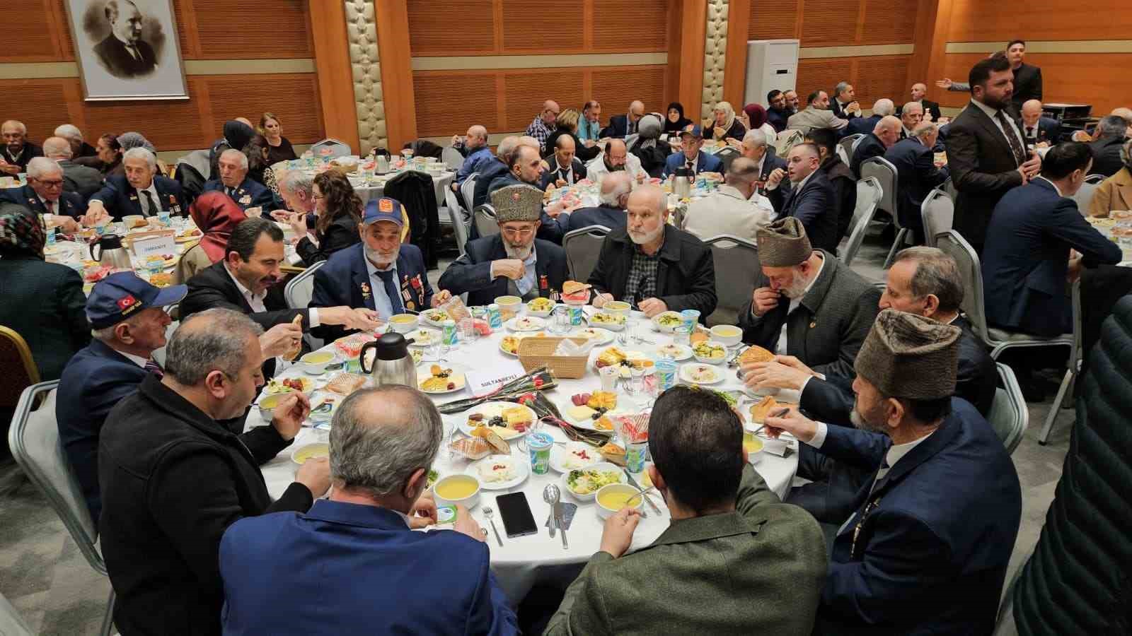 İstanbul’da şehit yakınları ve gaziler iftarda buluştu
