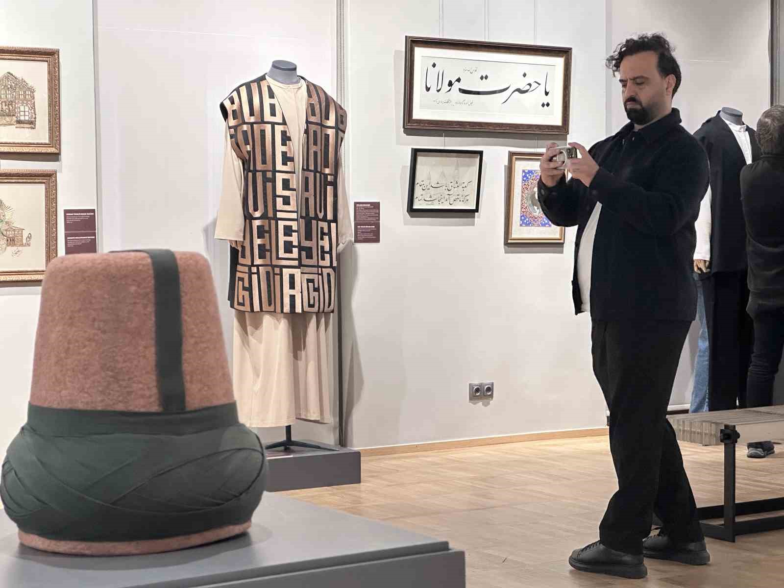 "İstanbul’da Tasavvufi Hayat" sergisi sanatseverlerle buluştu
