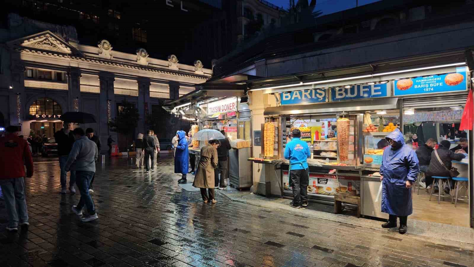 İstanbul’da uyarıların ardından sağanak yağış başladı
