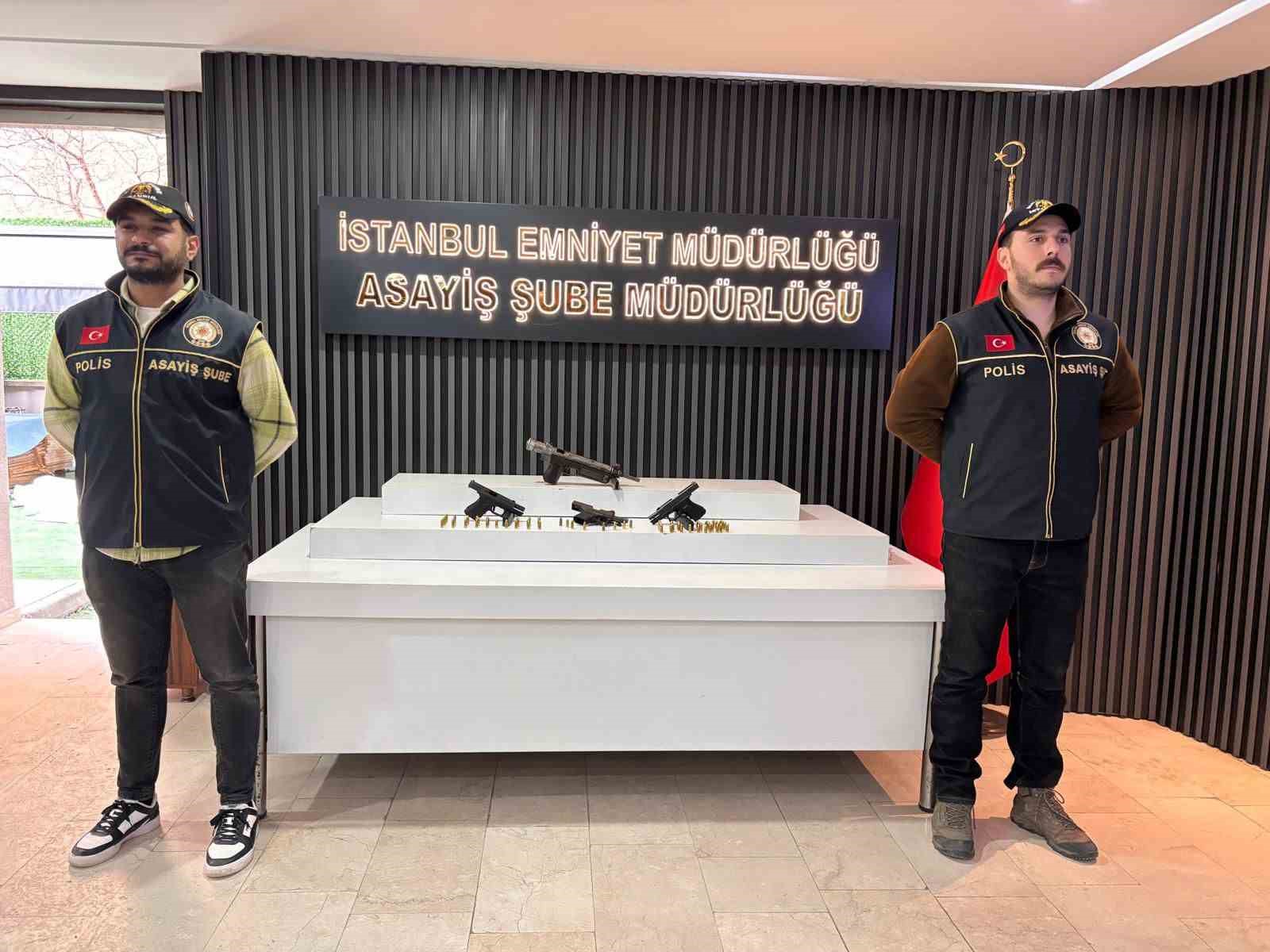 İstanbul’da yeni nesil suç çetelerine operasyon: 18 tutuklama
İstanbul’da yeni nesil suç çetelerine operasyon: 18 tutuklama