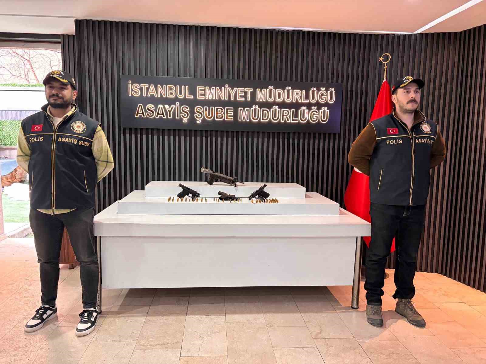 İstanbul’da yeni nesil suç çetelerine operasyon: 18 tutuklama
İstanbul’da yeni nesil suç çetelerine operasyon: 18 tutuklama