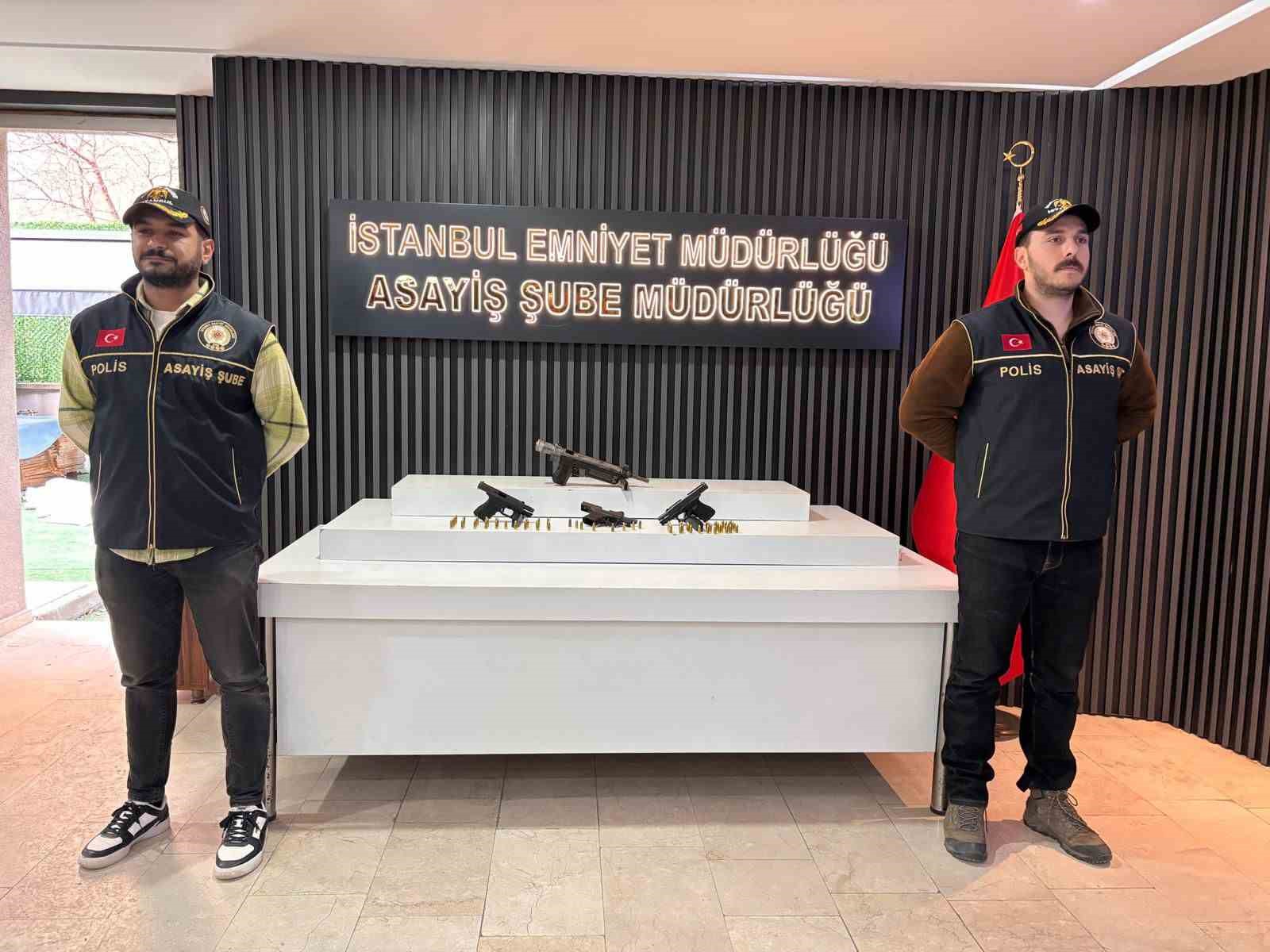 İstanbul’da yeni nesil suç çetelerine operasyon: 18 tutuklama
İstanbul’da yeni nesil suç çetelerine operasyon: 18 tutuklama