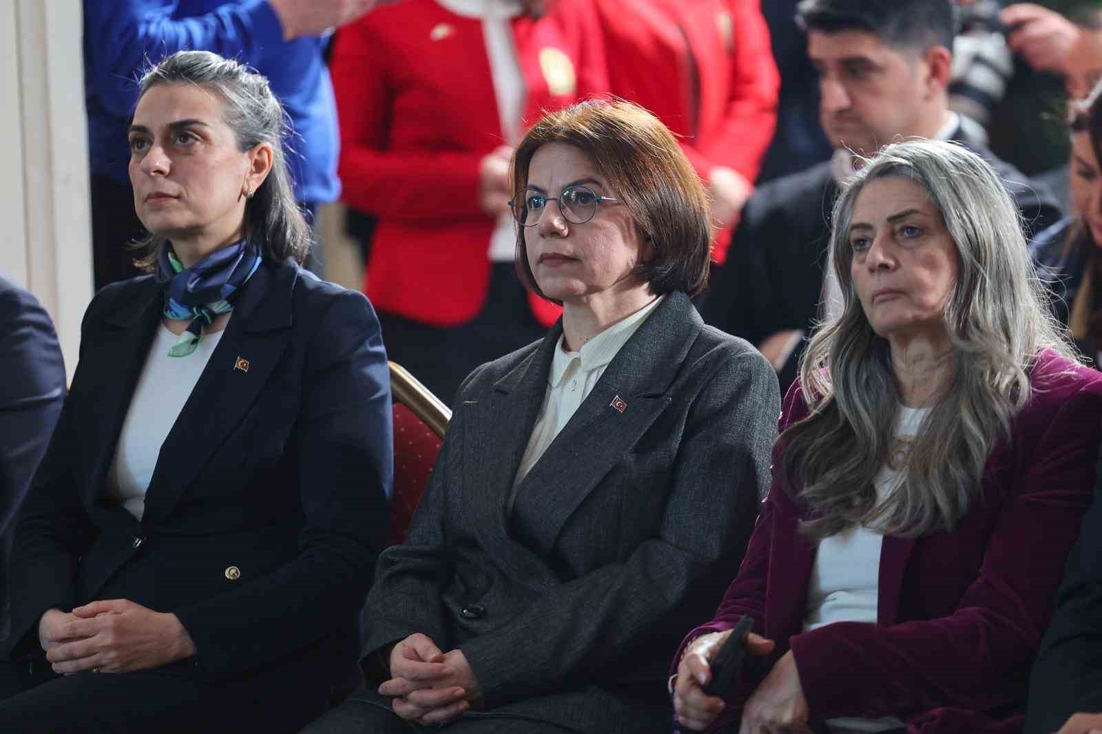 İstanbul’daki belediyeler kadınlar için güçlerini birleştirdi: Başkan Köymen protokole imza attı
