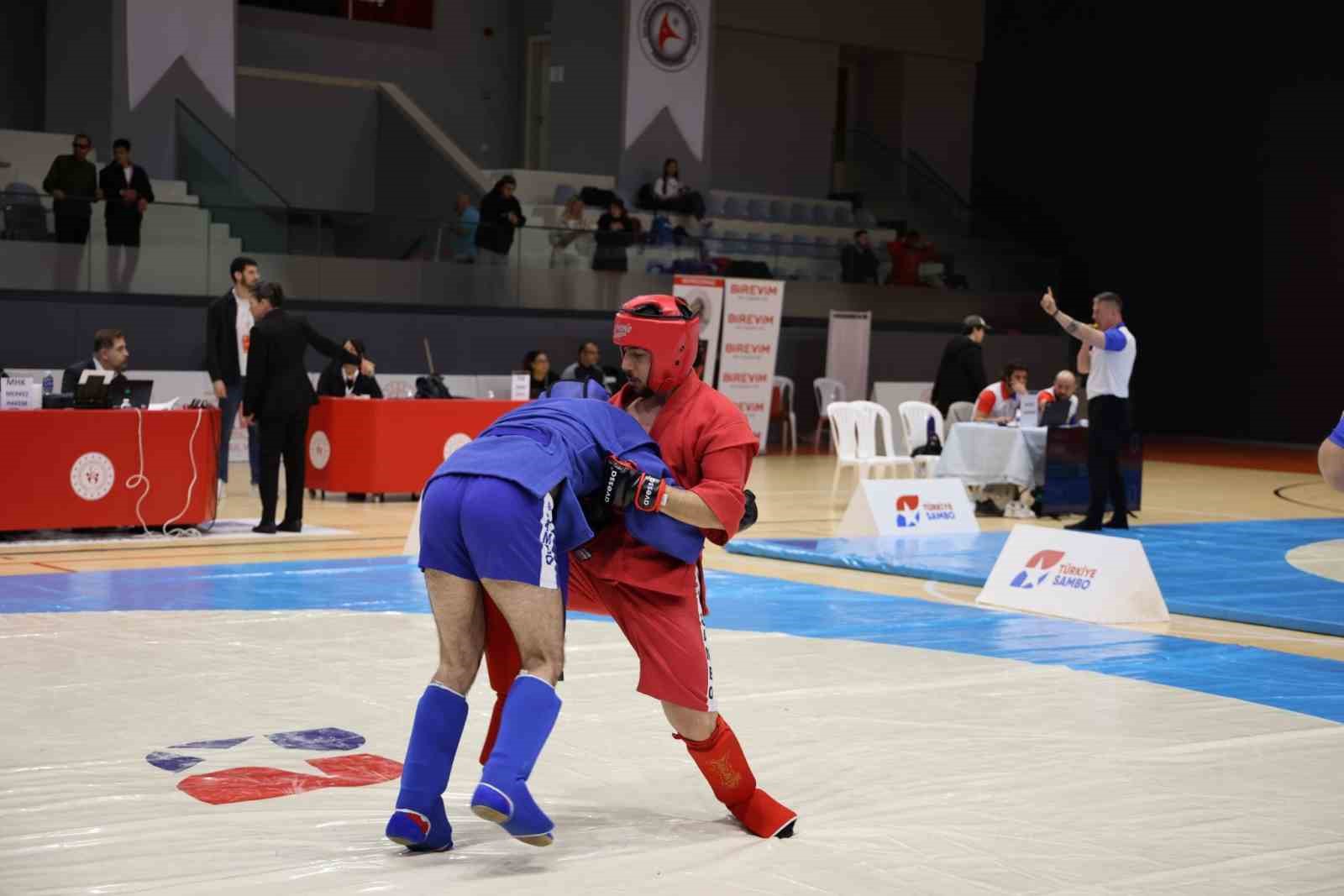 İstanbul’daki ‘Sambo Şampiyonası’nda Elazığ rüzgarı
