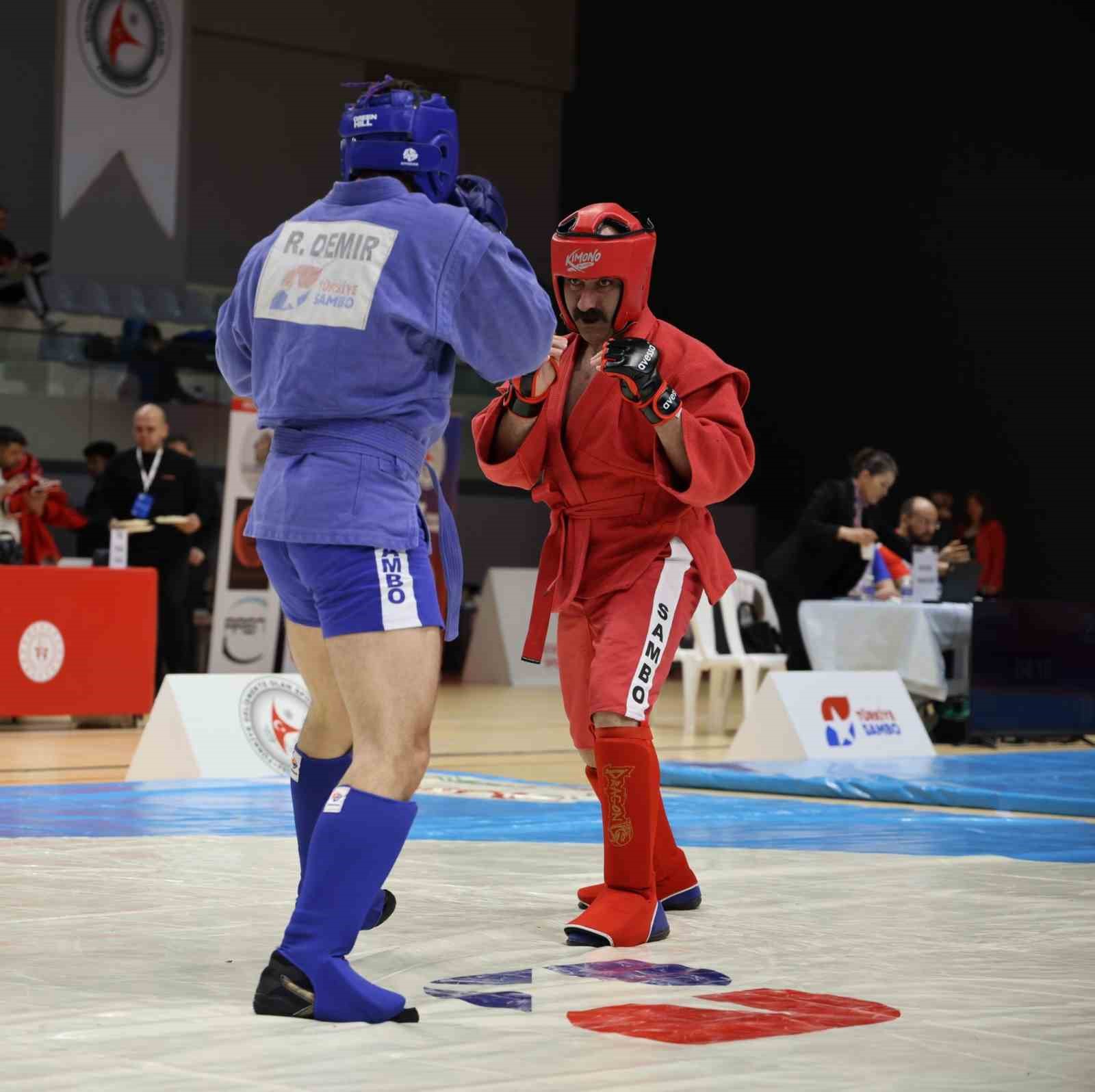 İstanbul’daki ‘Sambo Şampiyonası’nda Elazığ rüzgarı
