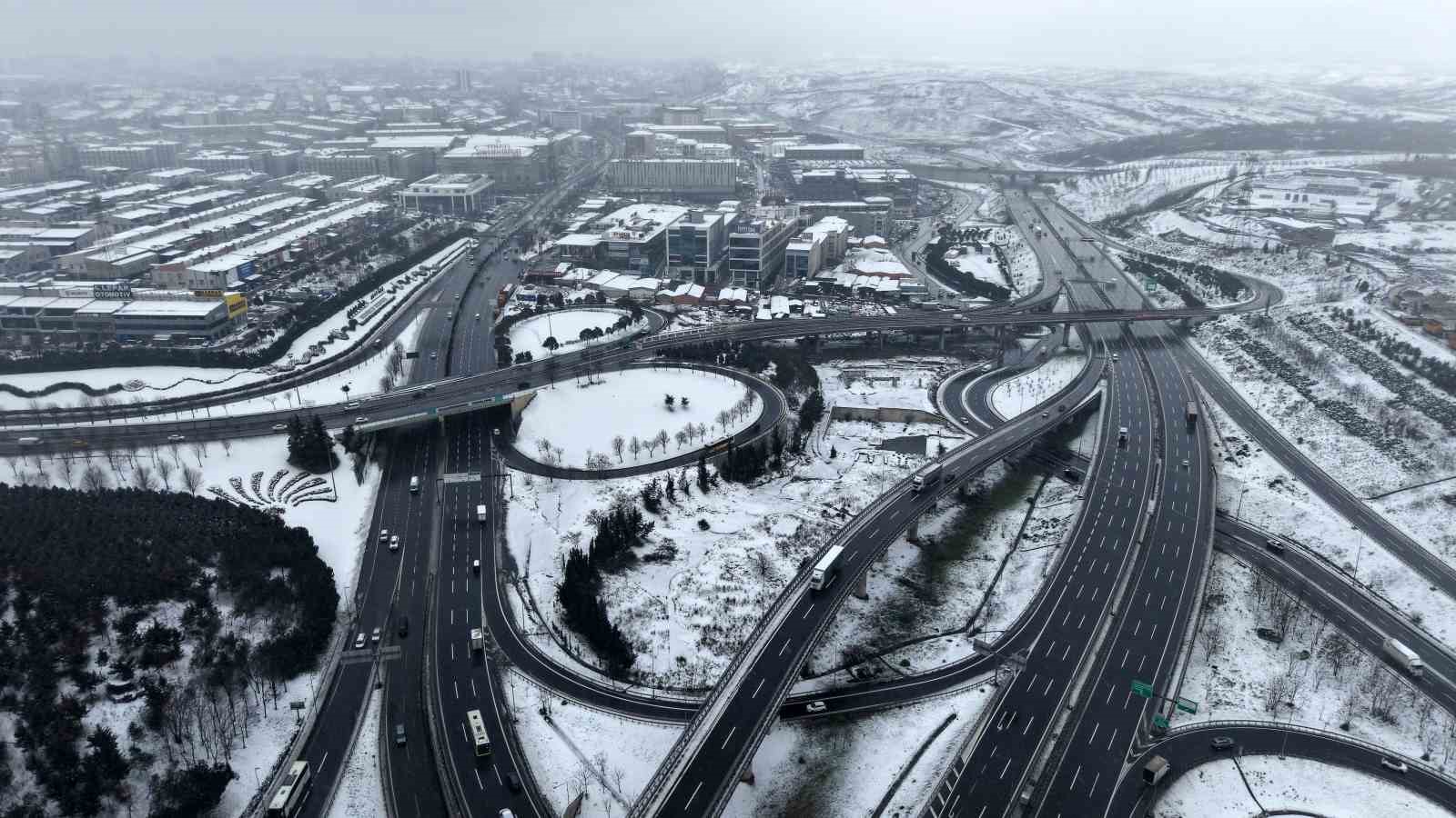 İstanbul’dan kar manzaraları havadan görüntülendi
