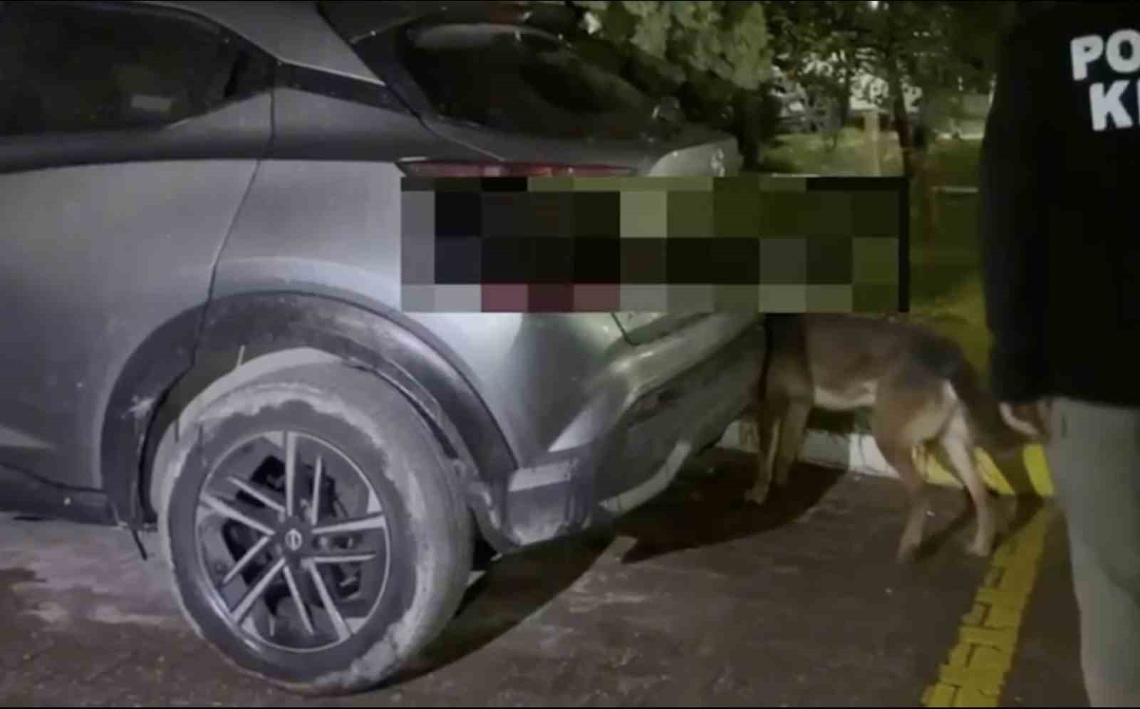 İstanbul’dan Sakarya’ya uyuşturucu getiren şüpheliyi polis kovalamacayla yakaladı
