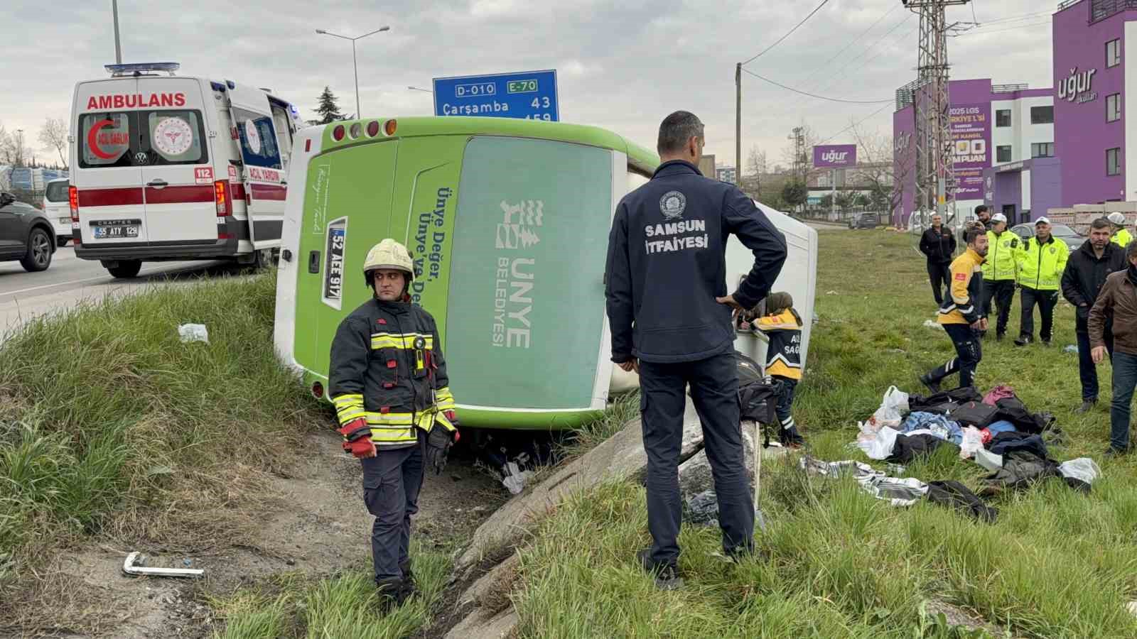 İstanbul’dan yarışmadan dönen öğrencileri taşıyan midibüs şarampole devrildi: 9’u öğrenci 15 yaralı
