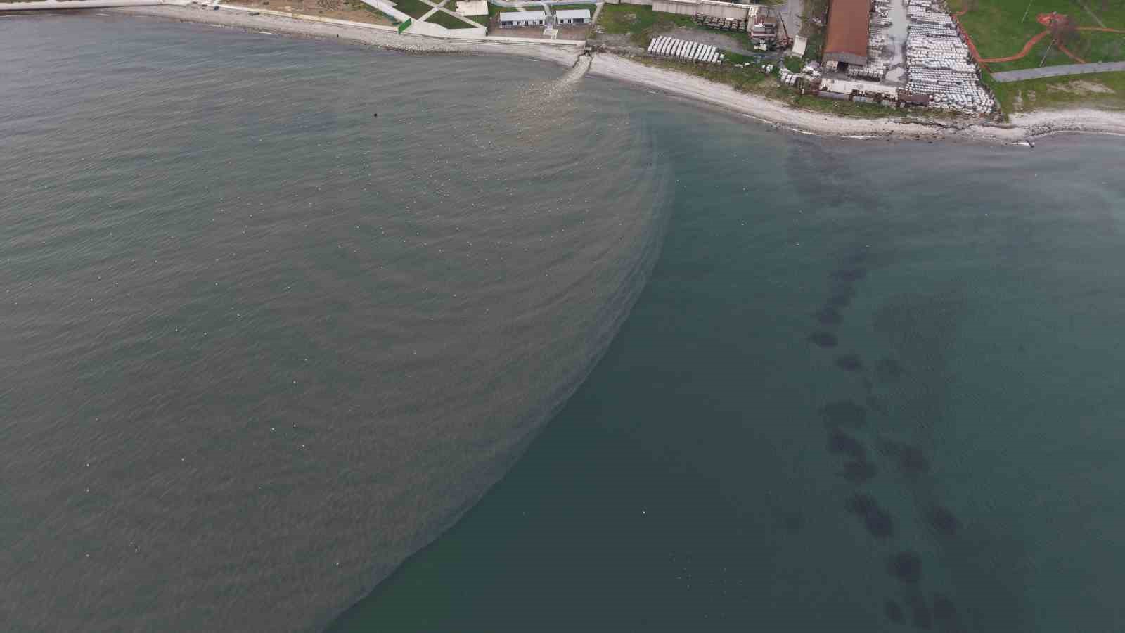 İstanbul’un atık suları Marmara Denizi’nin rengini değiştiriyor
