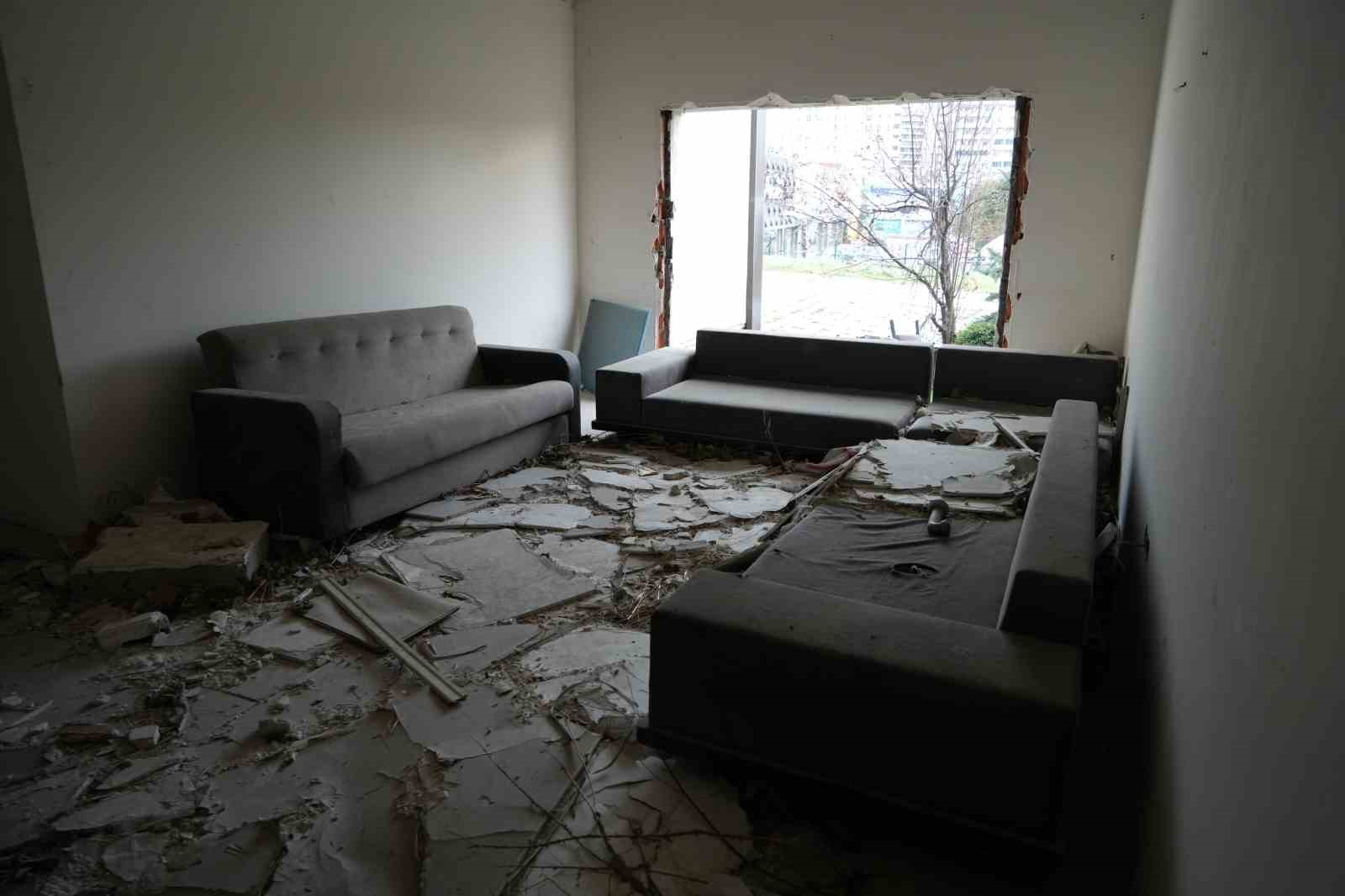 İstanbul’un gökdelen mezarlıkları Esenyurt’ta havadan görüntülendi
İstanbul’un gökdelen mezarlıkları Esenyurt’ta havadan görüntülendi