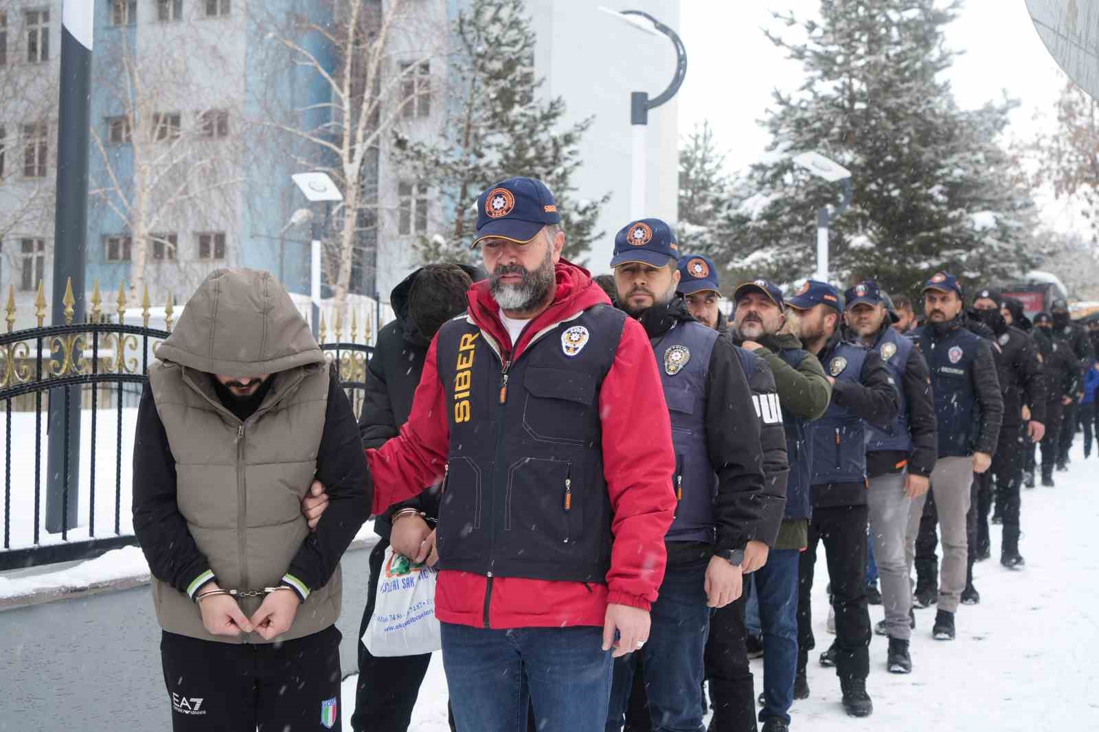 İşte dolandırıcıların akıl almaz yöntemleri
