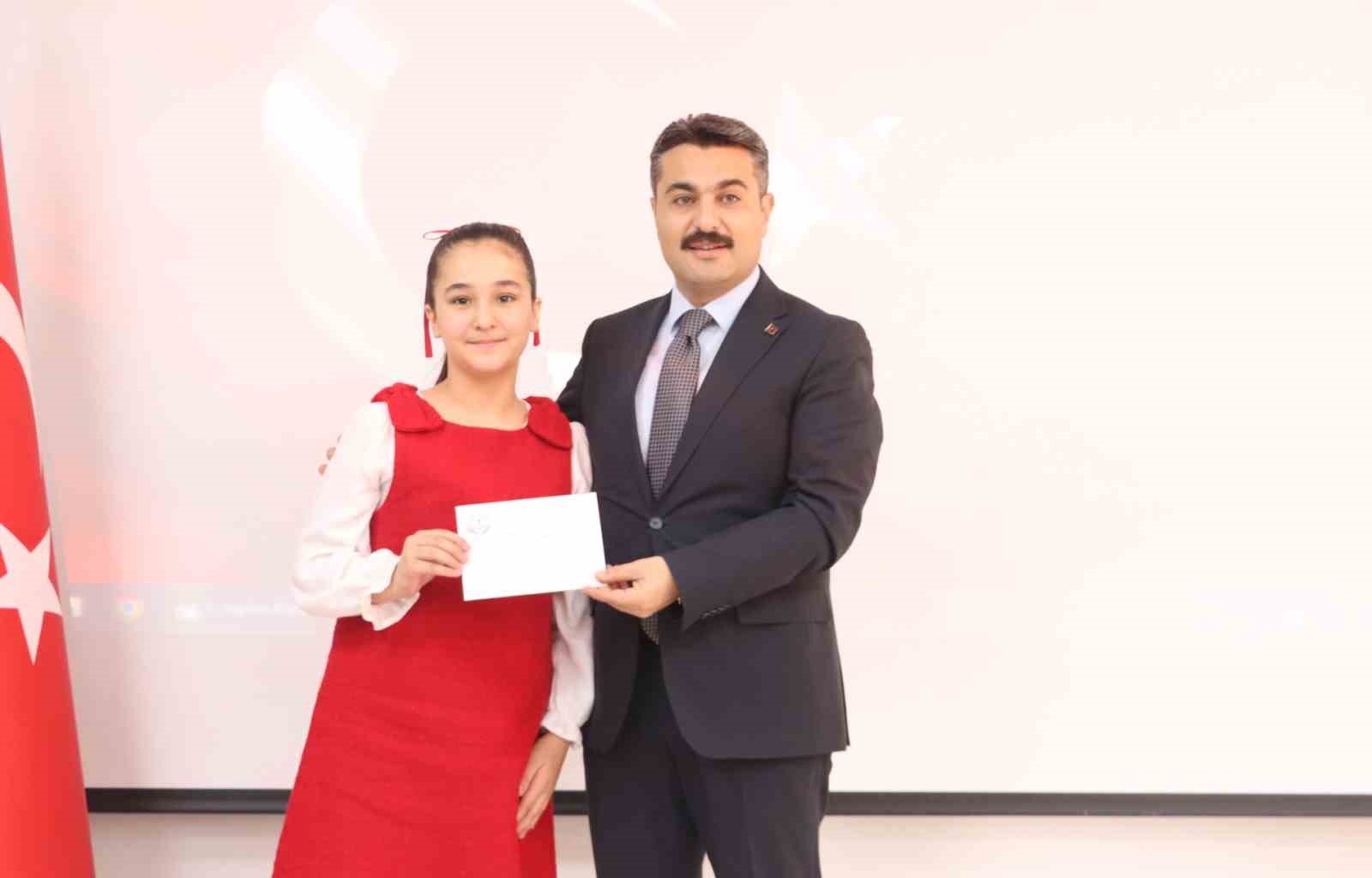 İstiklal Marşı’nı en güzel okumak için yarıştılar
