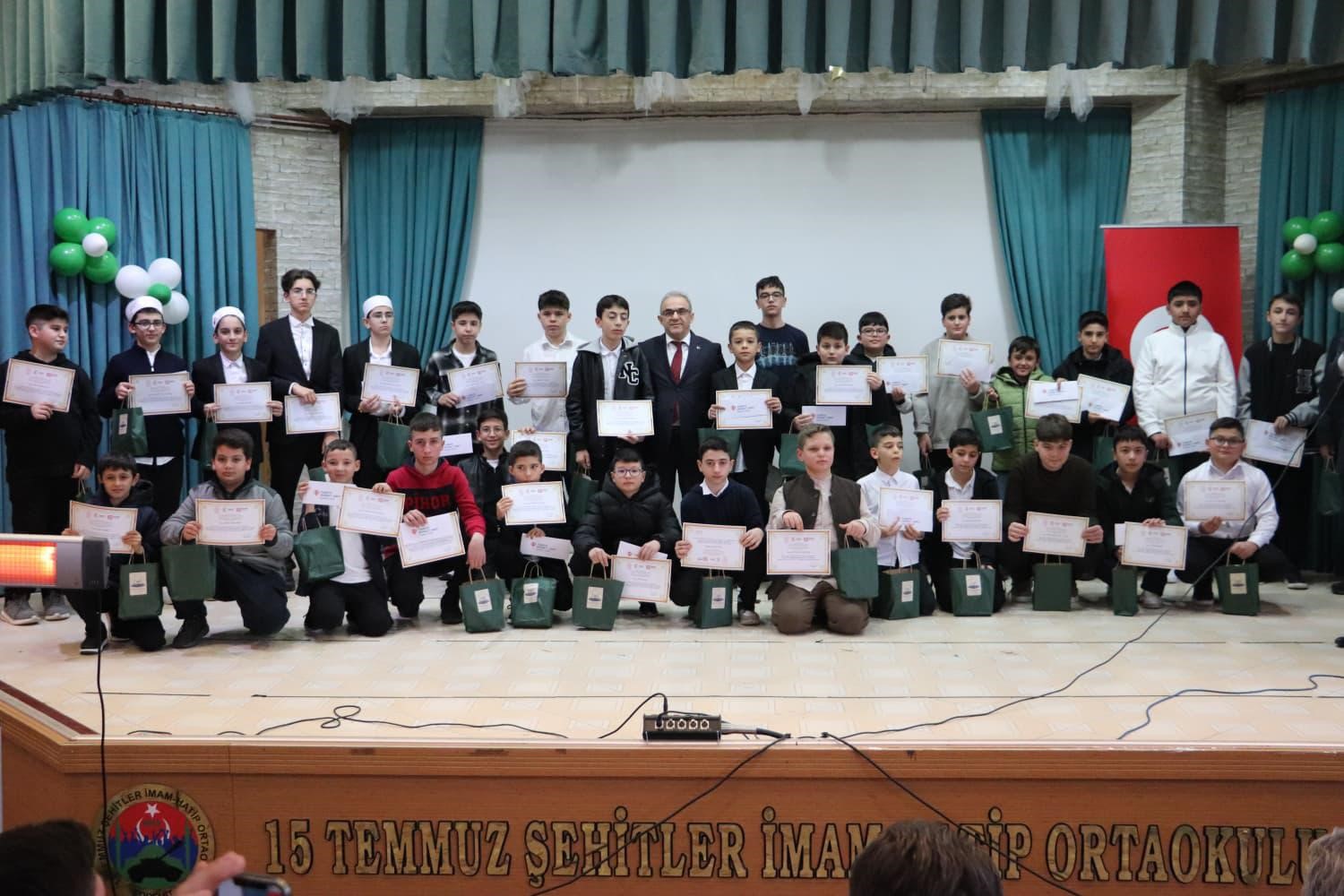 İstiklal Marşı’nı Güzel Okuma Yarışmasında Elif Filiz il birincisi
