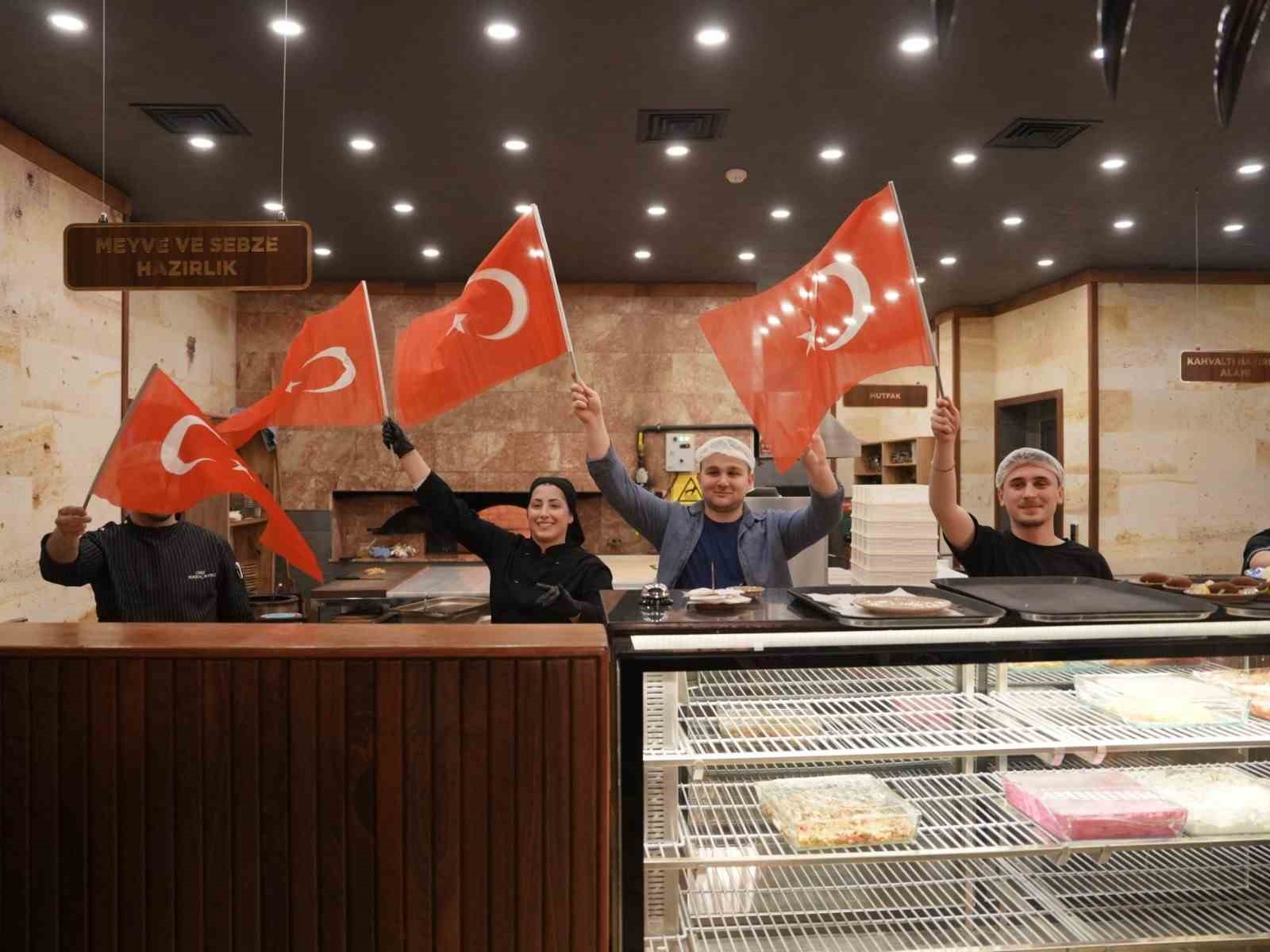İstiklal Marşı’nın yıl dönümünde duygulandıran sürpriz
