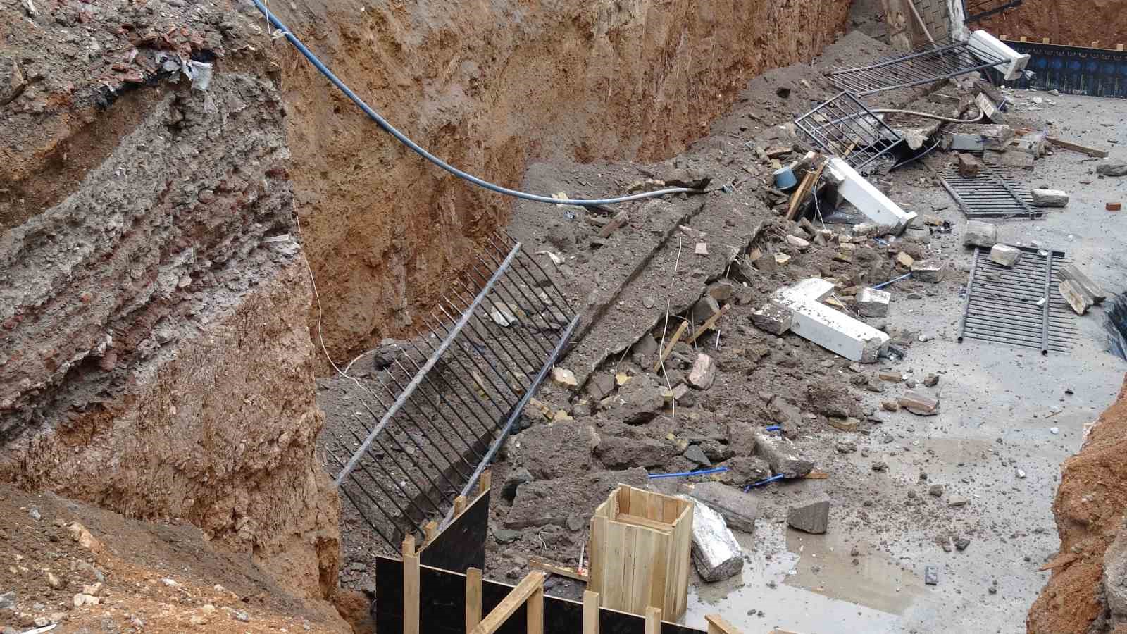 İstinat duvarı çöken bina havadan görüntülendi
