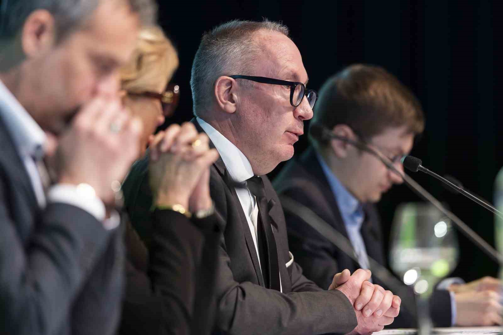 İsviçre’de 40 kişinin öldüğü barda 5 yıldır denetim yapılmadığı ortaya çıktı
İsviçre’de 40 kişinin öldüğü barda 5 yıldır denetim yapılmadığı ortaya çıktı