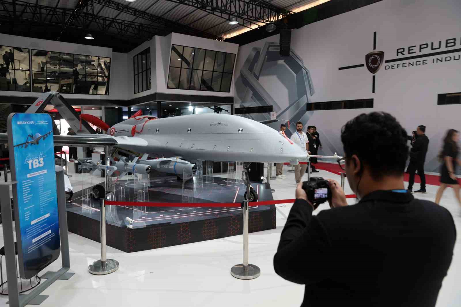 İtalya, Bayraktar TB3 SİHA’ları uçak gemisine entegre edecek
