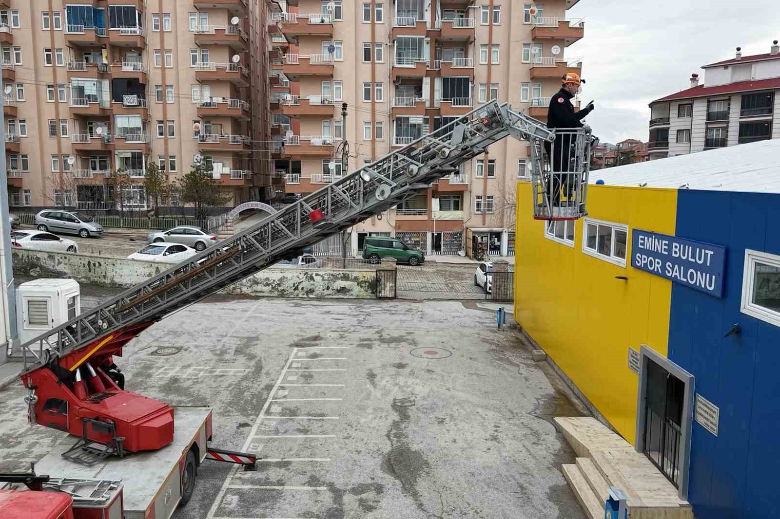 İtfaiyeden çocukları sevindiren müdahale
