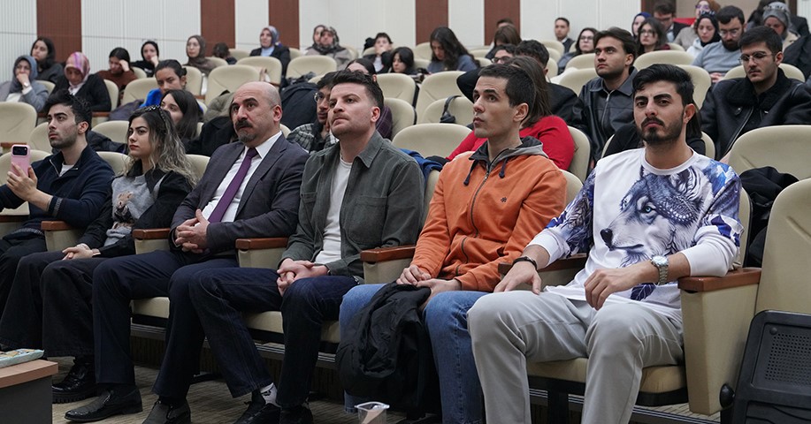 IV. ulusal ETÜ psikoloji öğrenci zirvesi "Terapi odasının kapıları aralanıyor" temasıyla gerçekleştirildi
