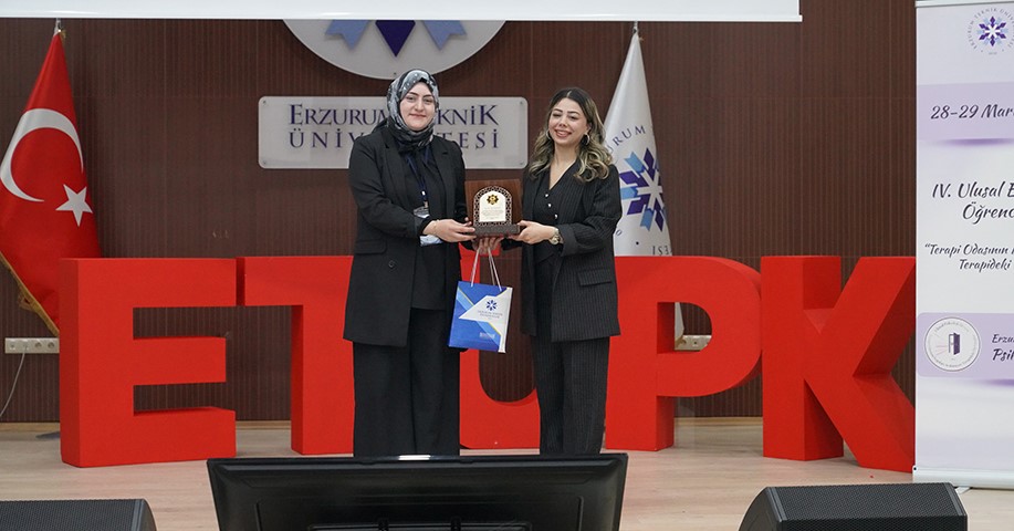 IV. ulusal ETÜ psikoloji öğrenci zirvesi "Terapi odasının kapıları aralanıyor" temasıyla gerçekleştirildi
