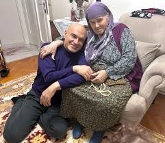 İYİ Partili Turhan Çömez’in acı günü: Annesi İkbal Çömez hayatını kaybetti
