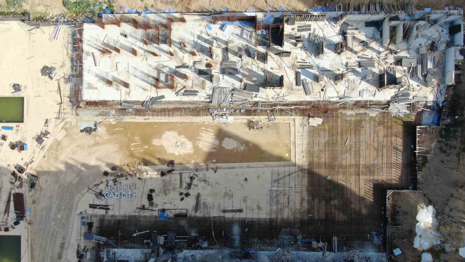 İZBETON soruşturmasında dosyaya giren dilekçeye göre ortaklardan habersiz projeye 11 villa eklenmiş
İZBETON soruşturmasında dosyaya giren dilekçeye göre ortaklardan habersiz projeye 11 villa eklenmiş