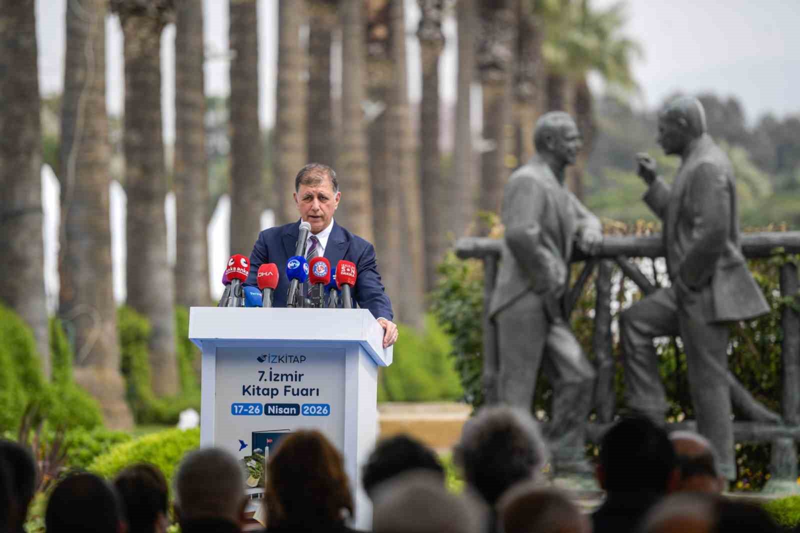 İZKİTAP-7. İzmir Kitap Fuarı kapılarını açtı
