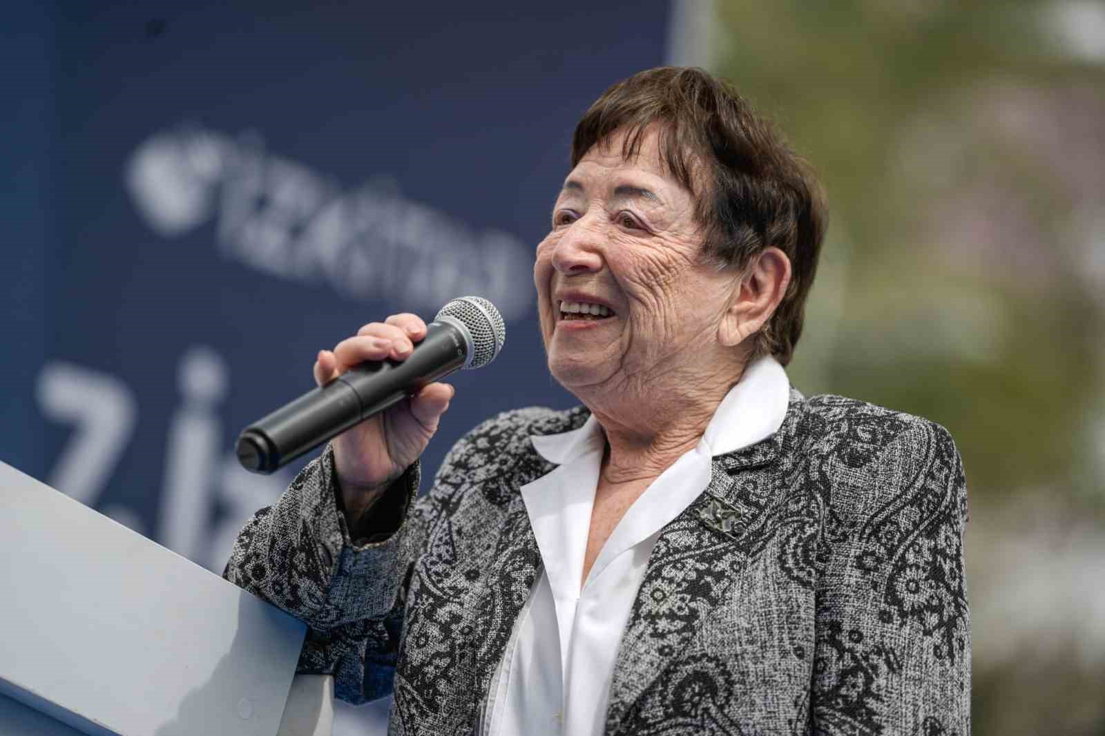 İZKİTAP-7. İzmir Kitap Fuarı kapılarını açtı
