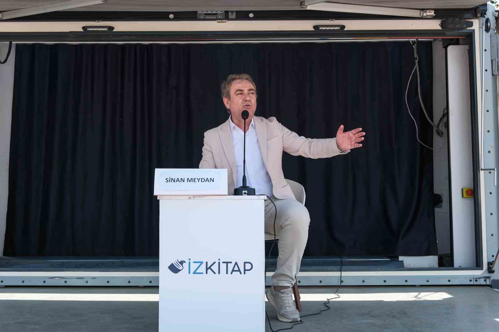 İZKİTAP’ta edebiyat şöleni yaşanıyor
