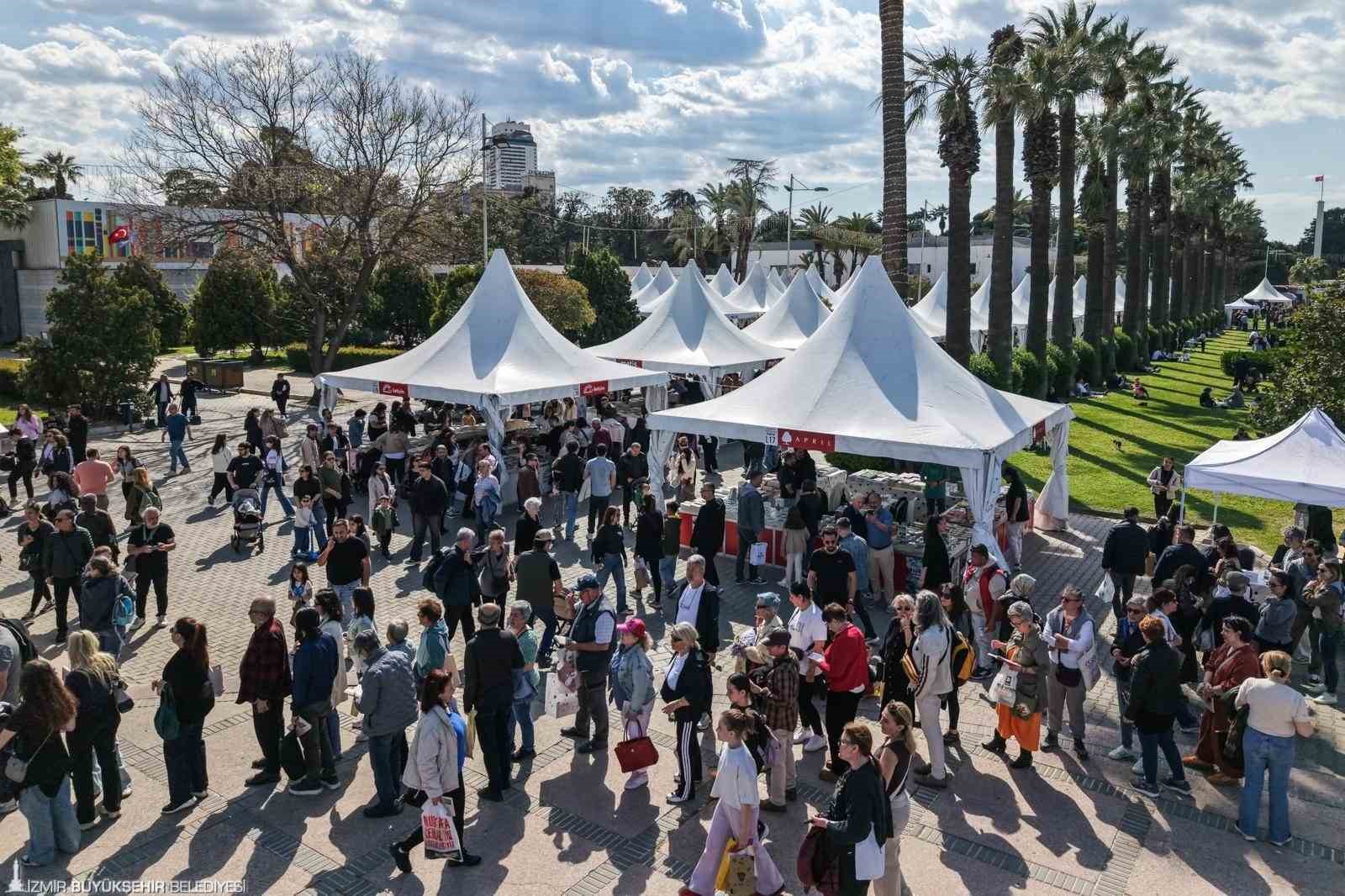 İZKİTAP’ta edebiyatla dolu hafta sonu
