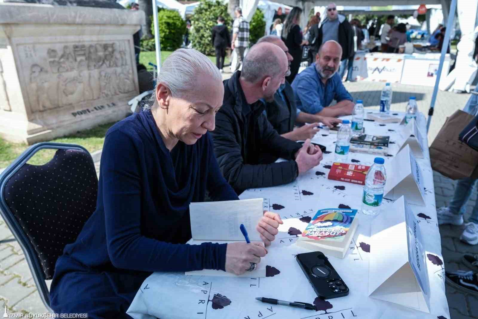 İZKİTAP’ta edebiyatla dolu hafta sonu
