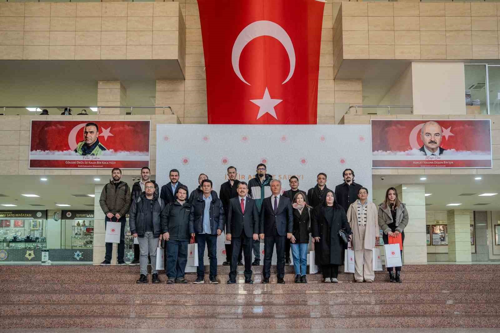 İzmir Adliyesinin 2025 bilançosu açıklandı: Karar sayısında büyük artış
İzmir Adliyesinin 2025 bilançosu açıklandı: Karar sayısında büyük artış