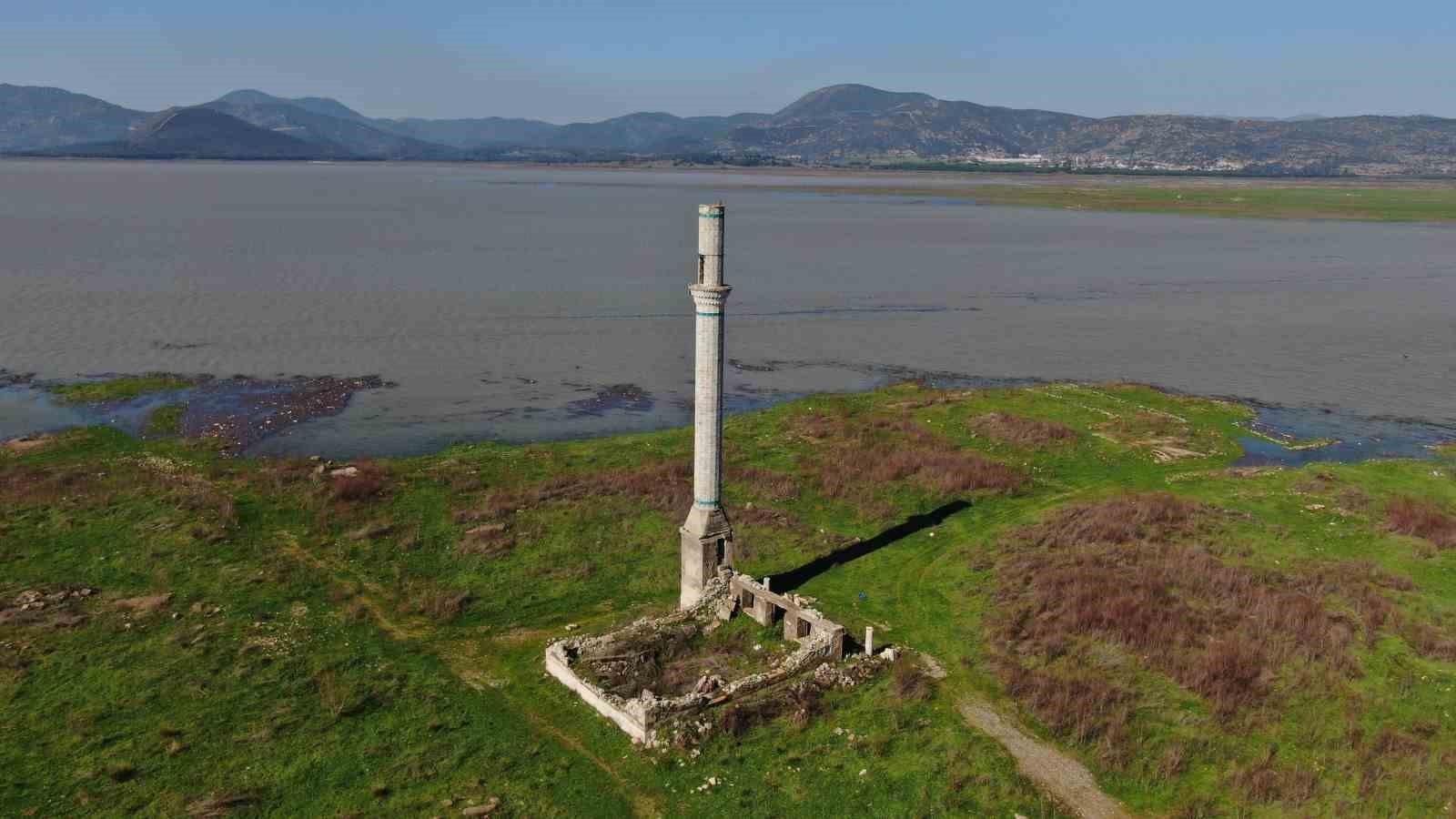 İzmir barajlarında yağmur bereketi
İzmir barajlarında yağmur bereketi