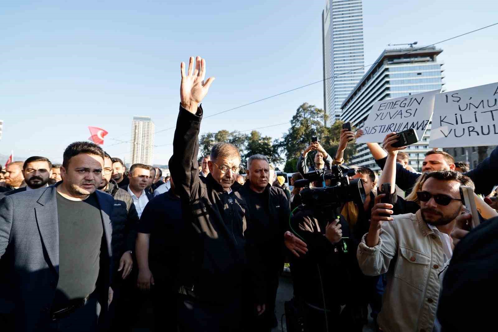 İzmir Büyükşehir Belediye Başkanı Tugay, Meslek Fabrikası binasının tahliyesine tepki gösterdi

