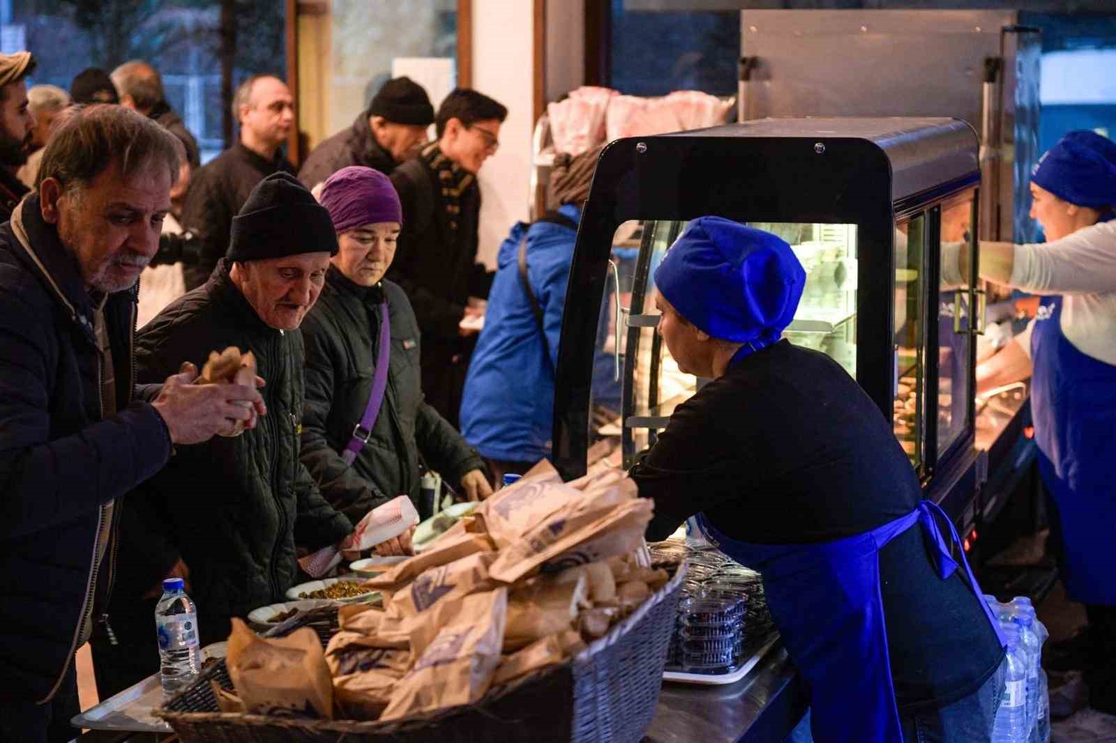 İzmir Büyükşehir’in Kent Lokantaları’nda iftar ücretsiz
